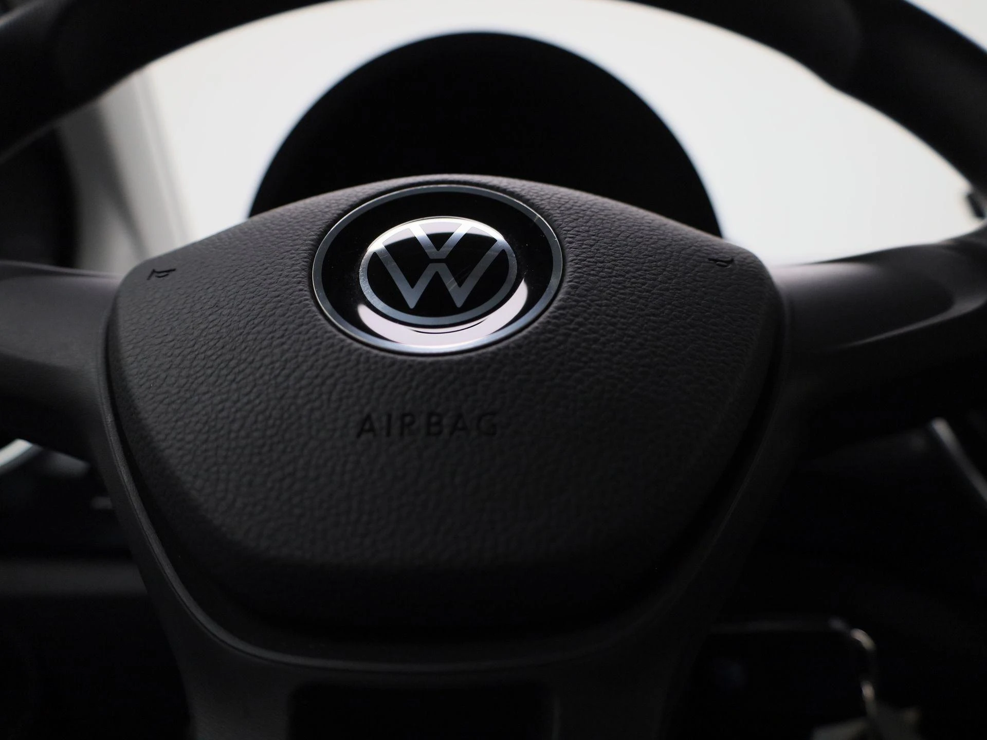 Volkswagen-up!-image-21
