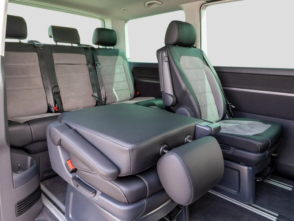Volkswagen-Multivan-image-9