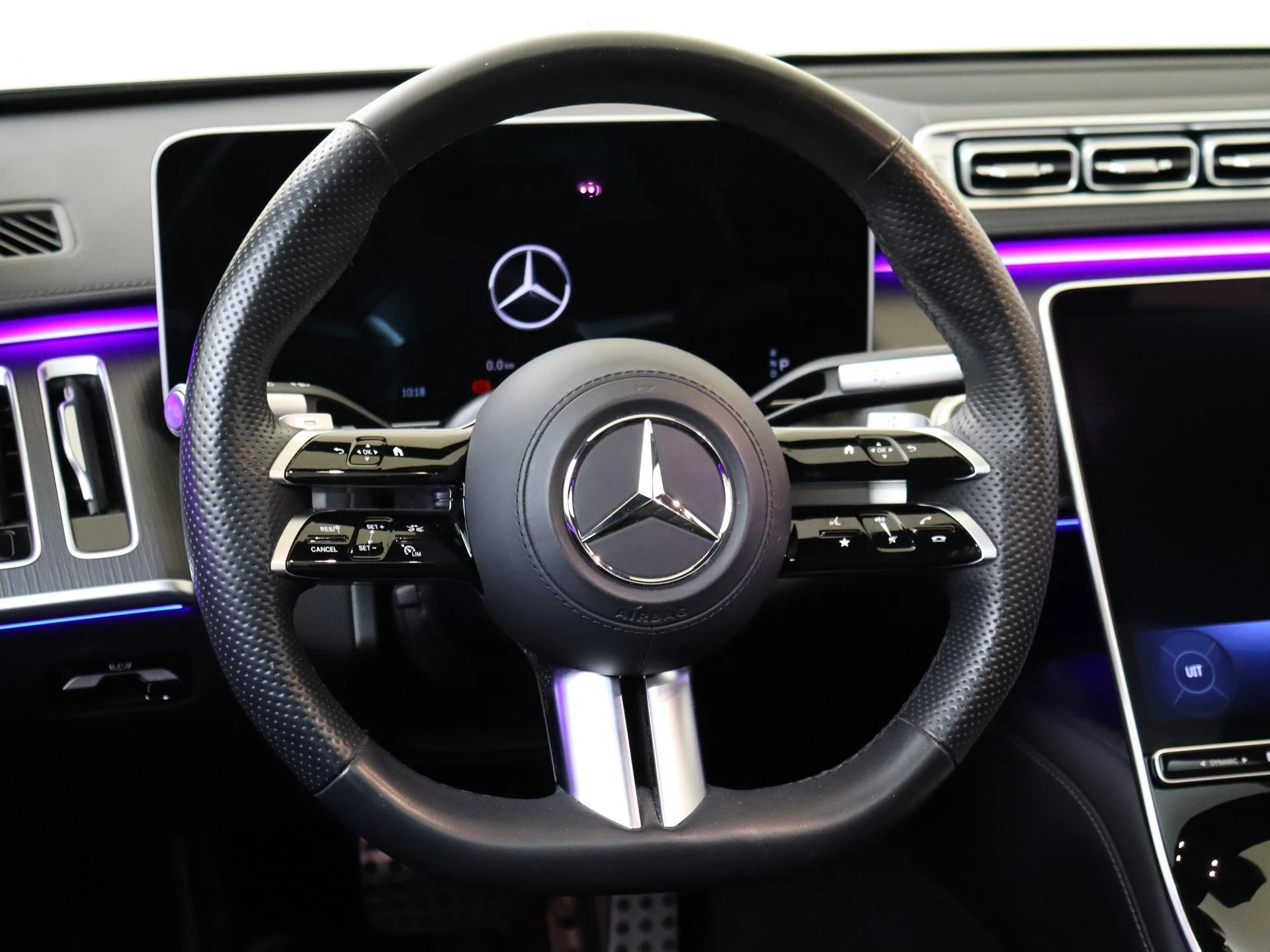 Mercedes-Benz-S-Klasse-image-9