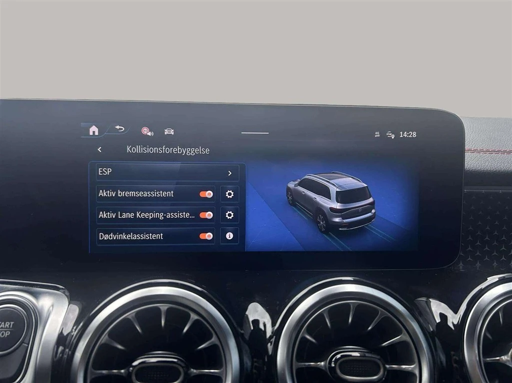 Mercedes-Benz-EQB-image-17