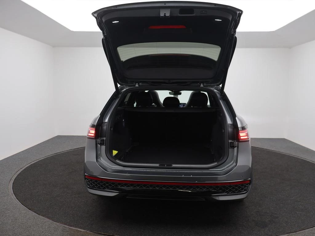 Volkswagen-Passat-image-17