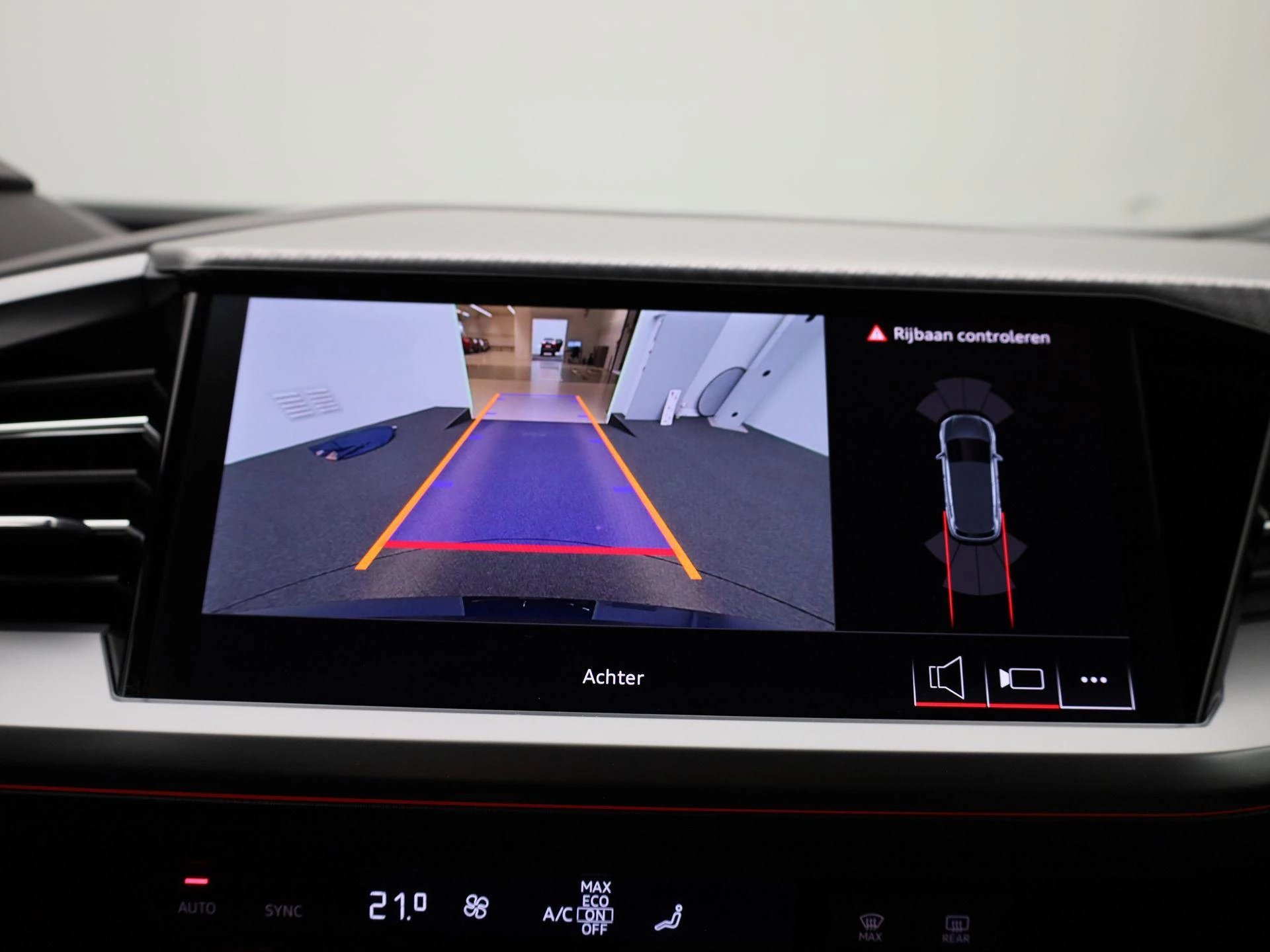 Audi-Q4 e-tron-image-30