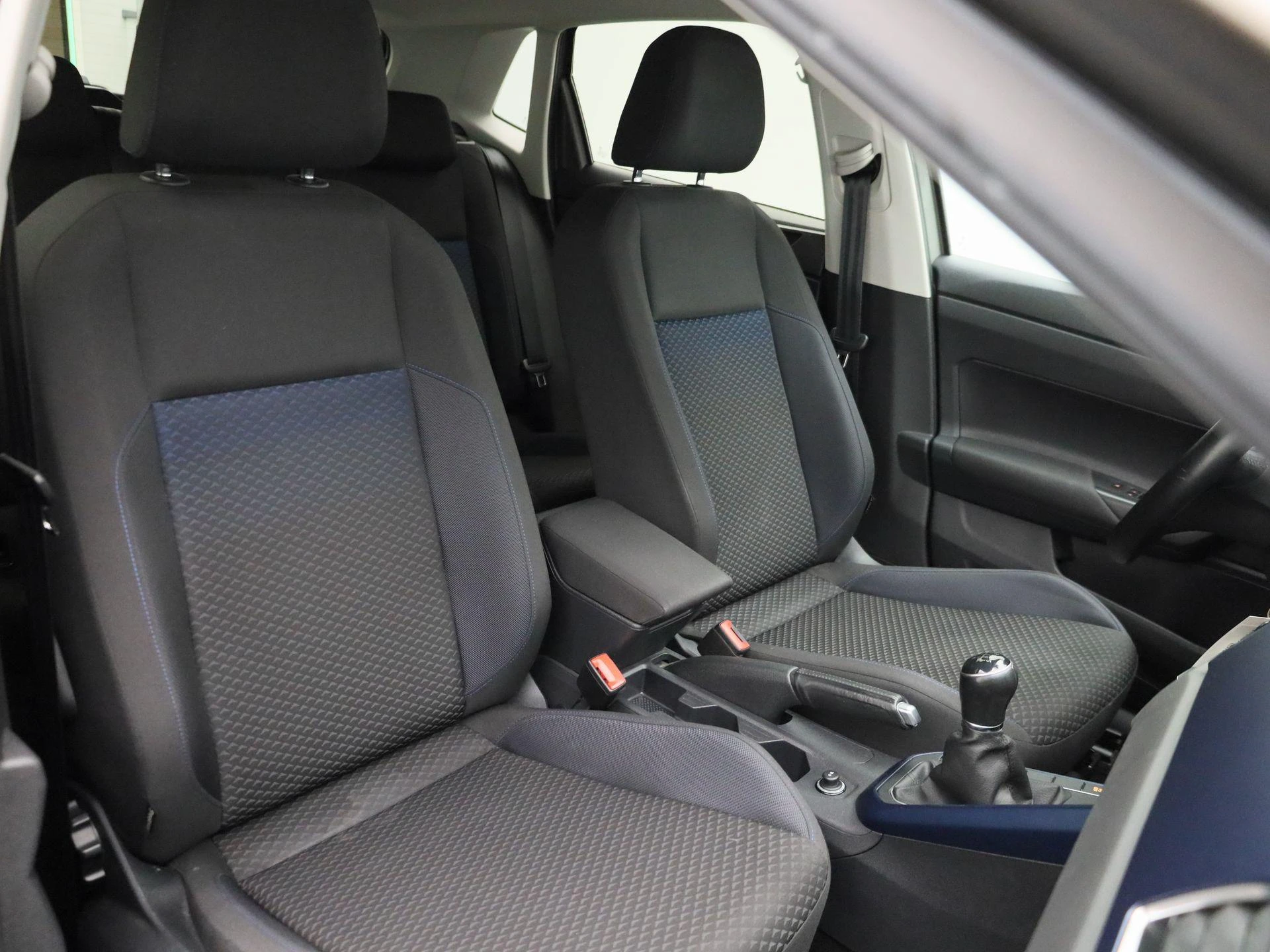 Volkswagen-Polo-image-37