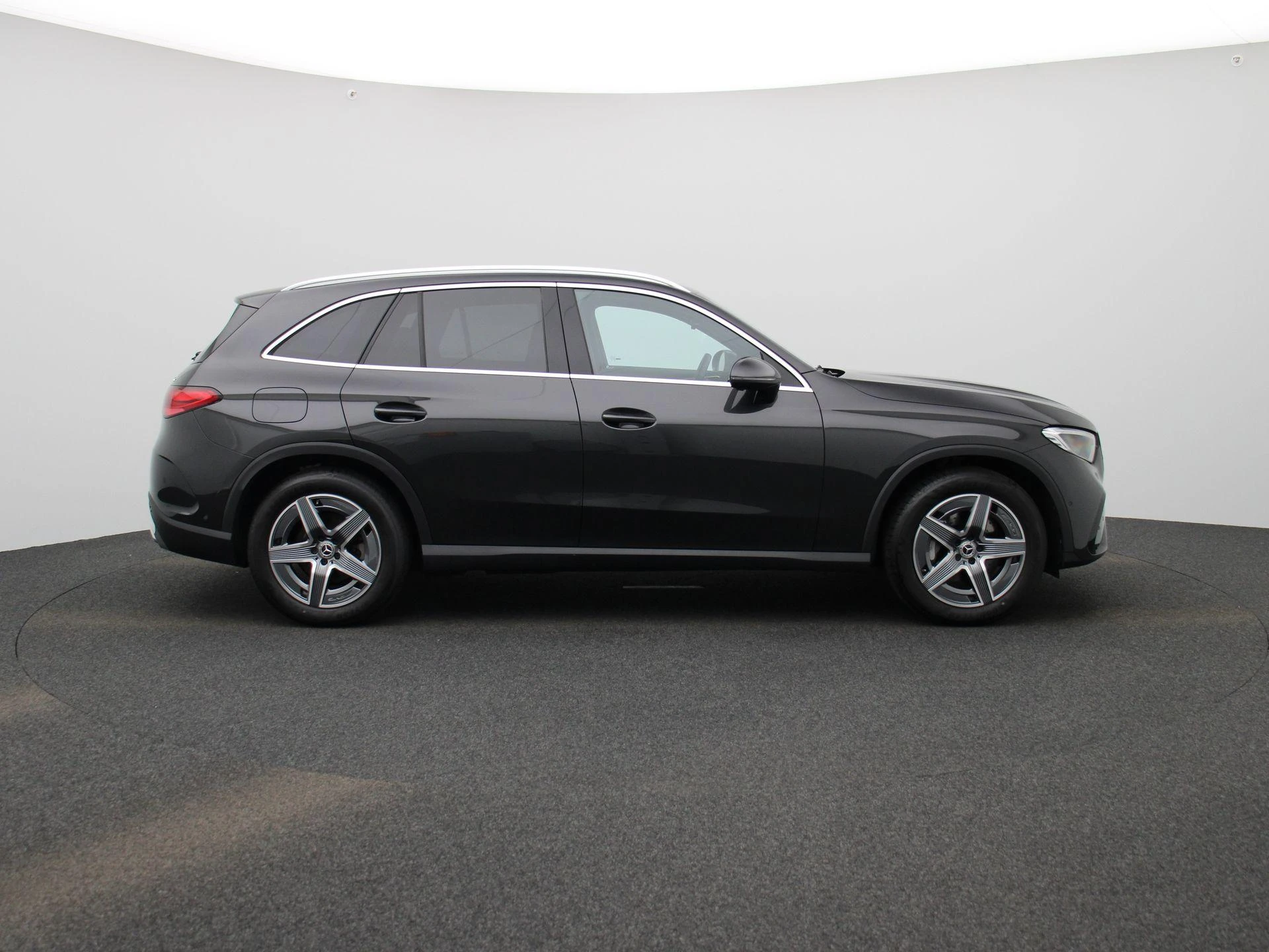Mercedes-Benz-GLC-image-5