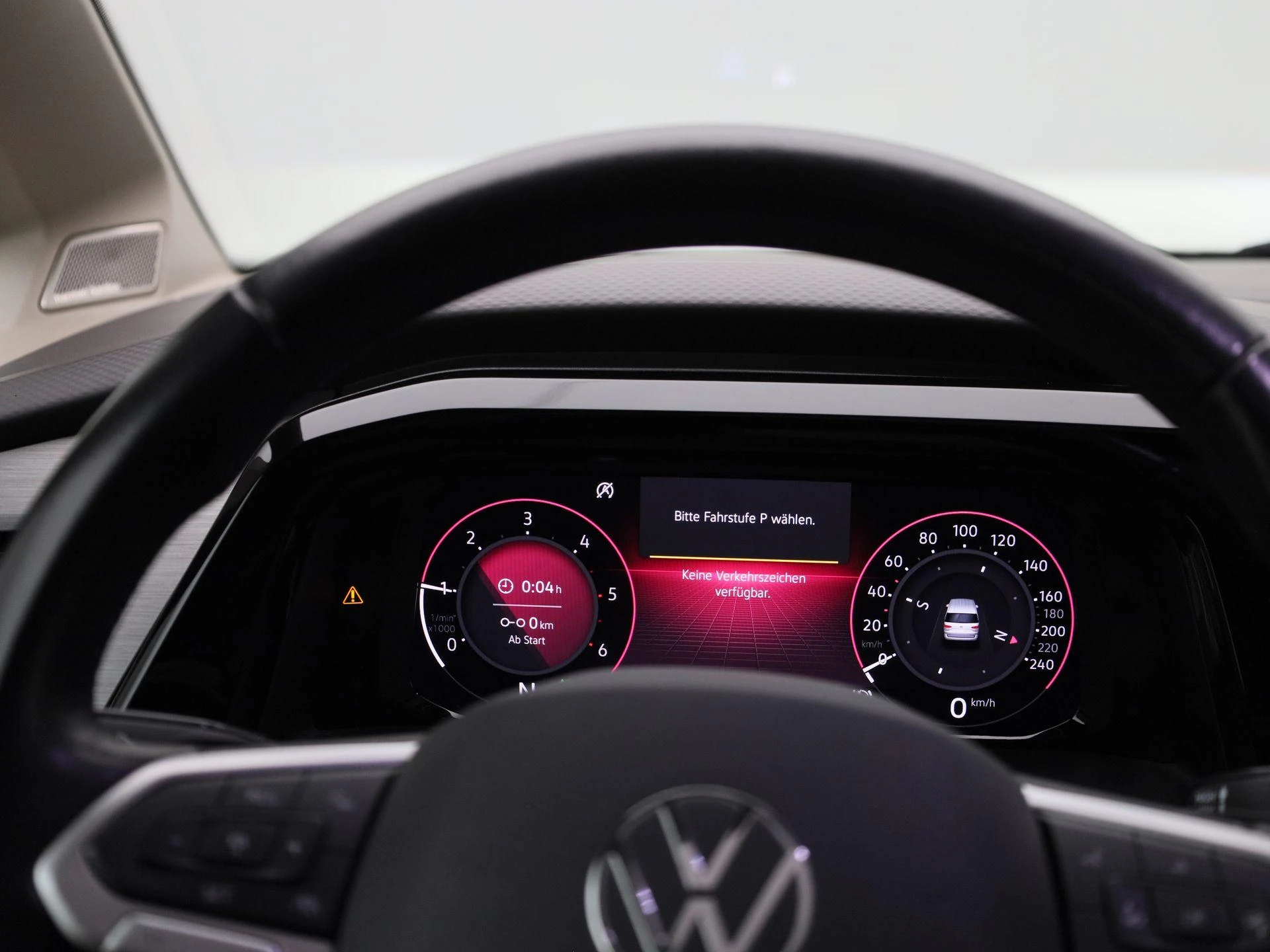 Volkswagen-Multivan-image-10