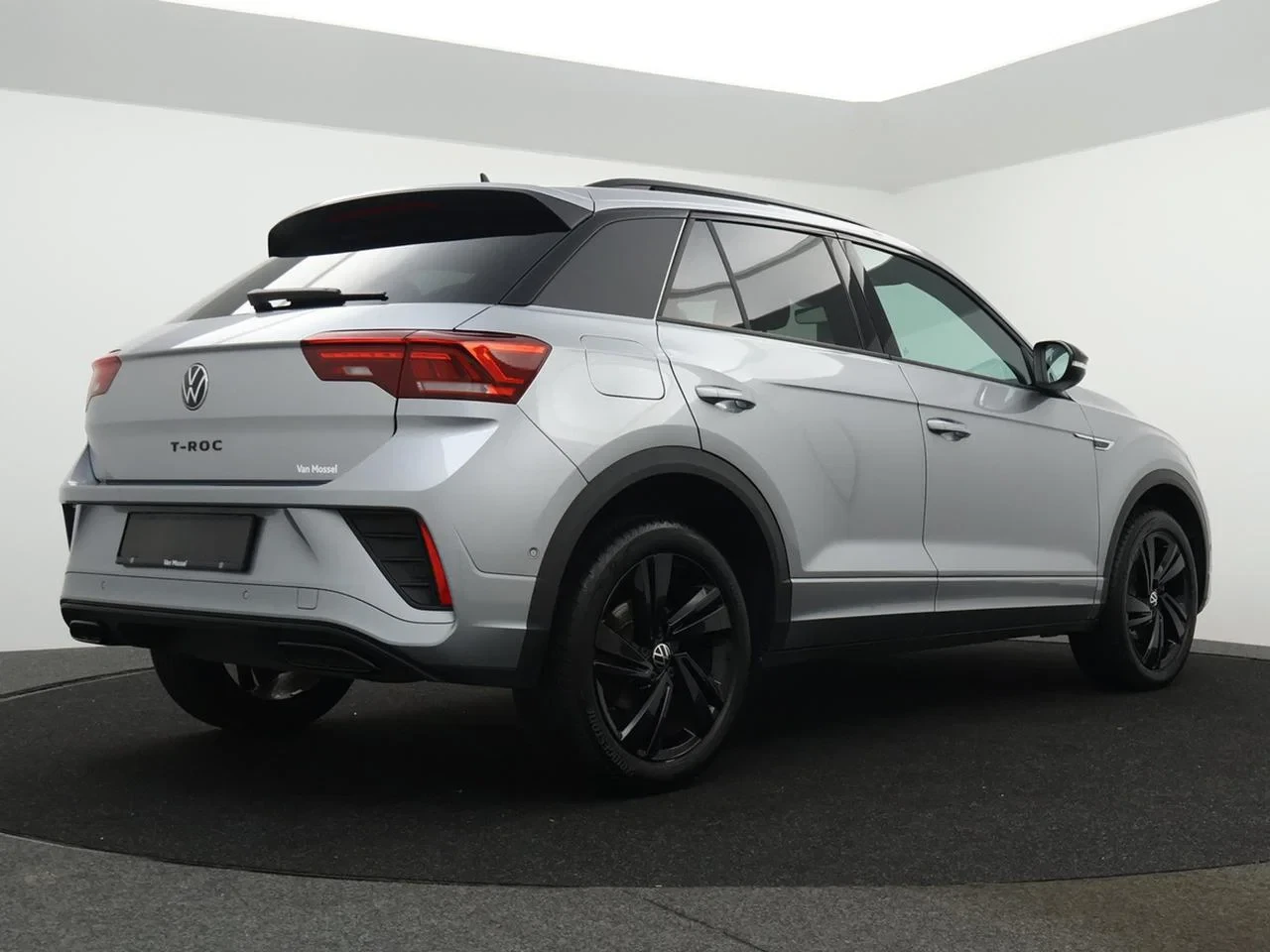 Volkswagen-T-Roc-image-3
