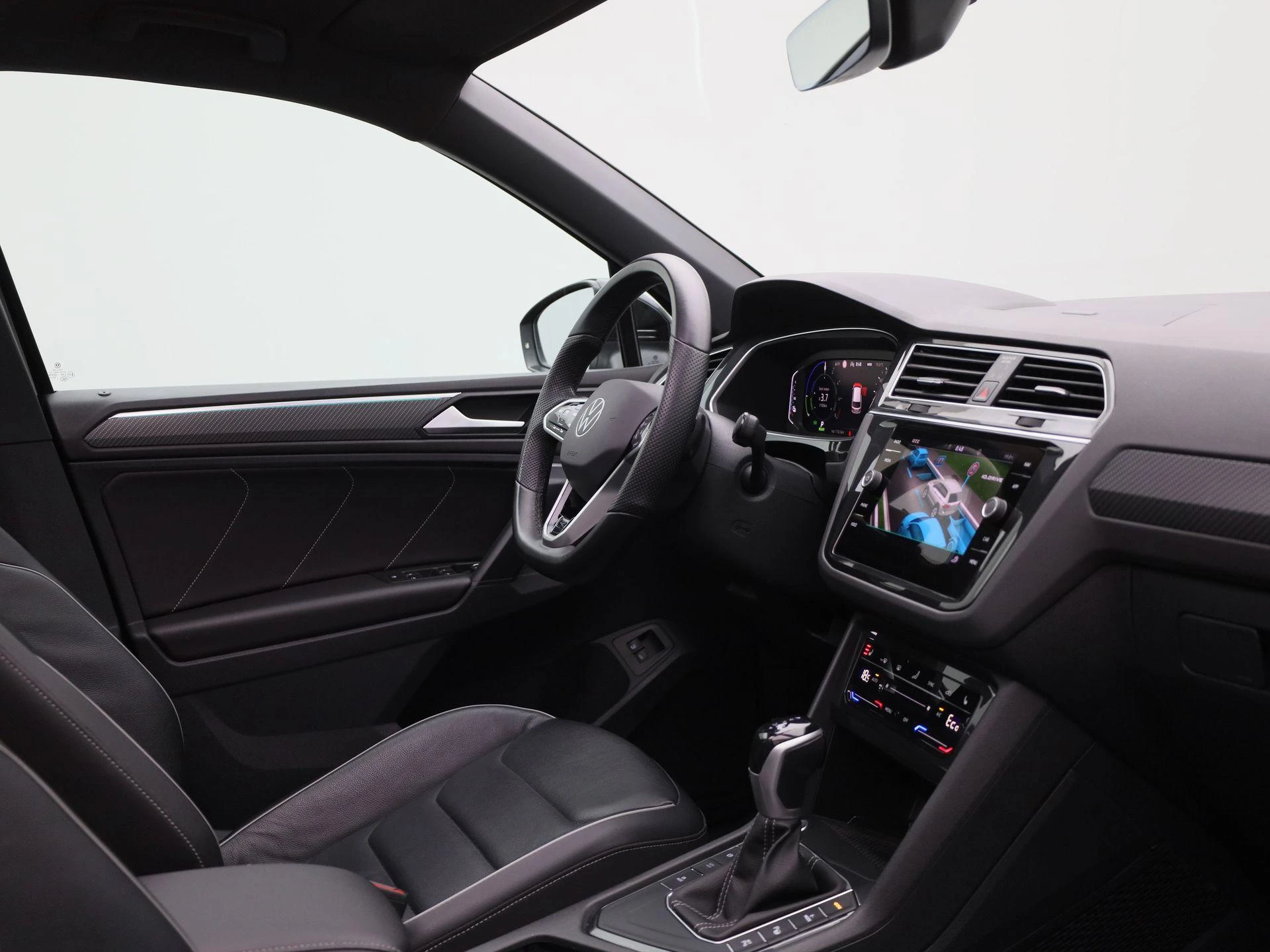 Volkswagen-Tiguan-image-38