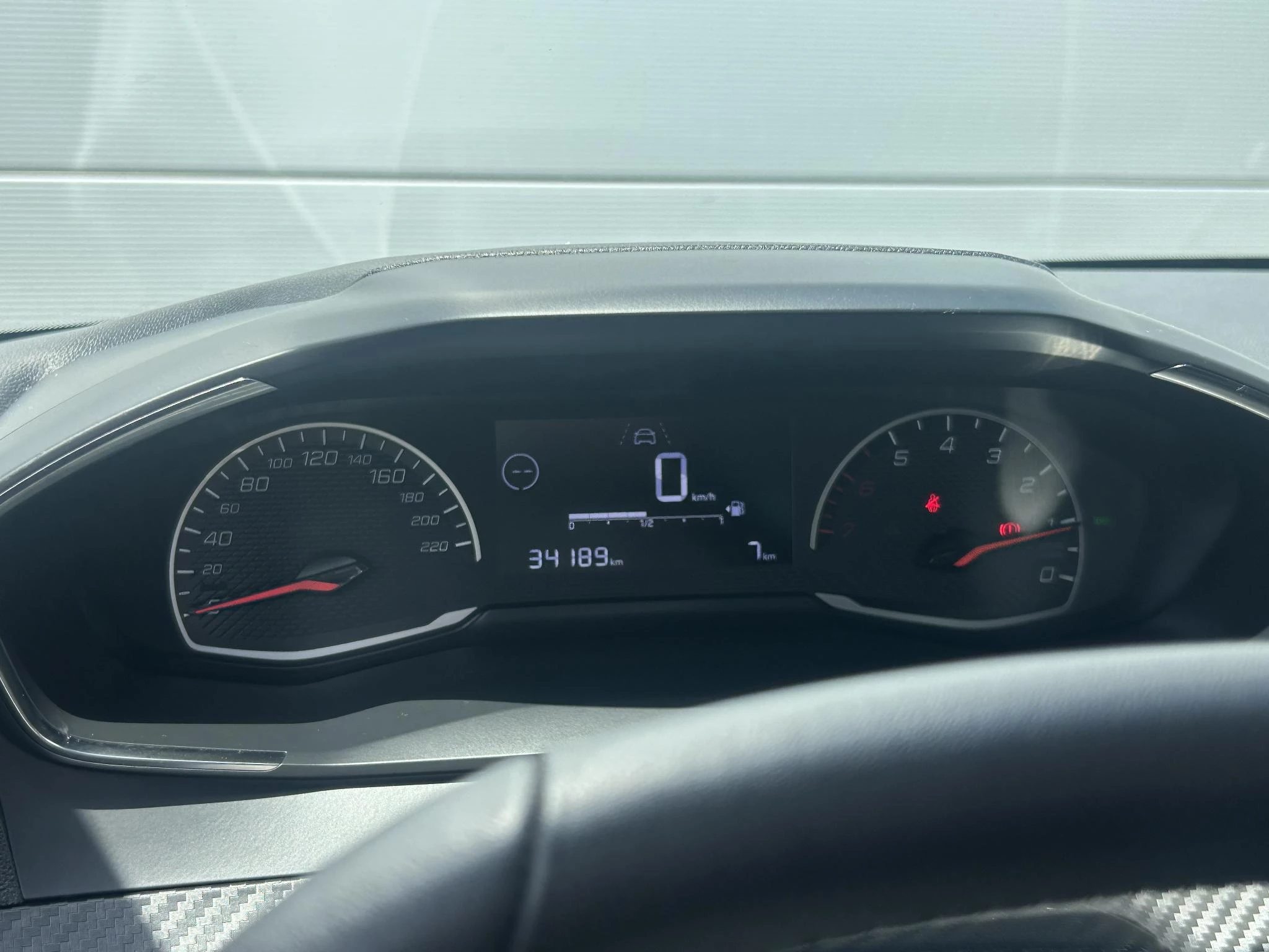 Peugeot-208-image-10
