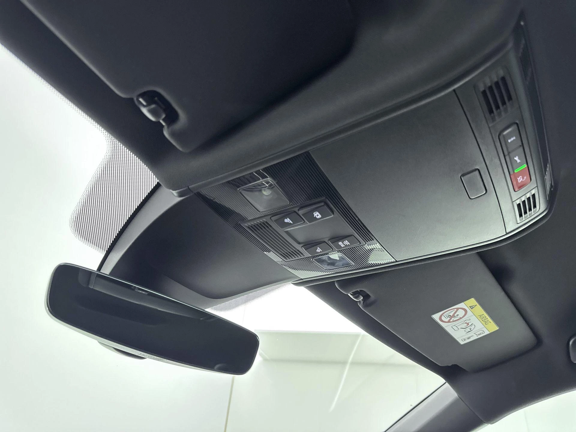 Volkswagen-Tiguan-image-9