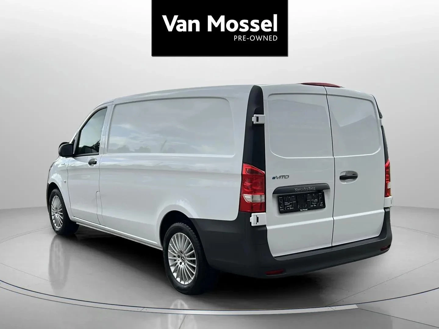 Mercedes-Benz-eVito-image-2