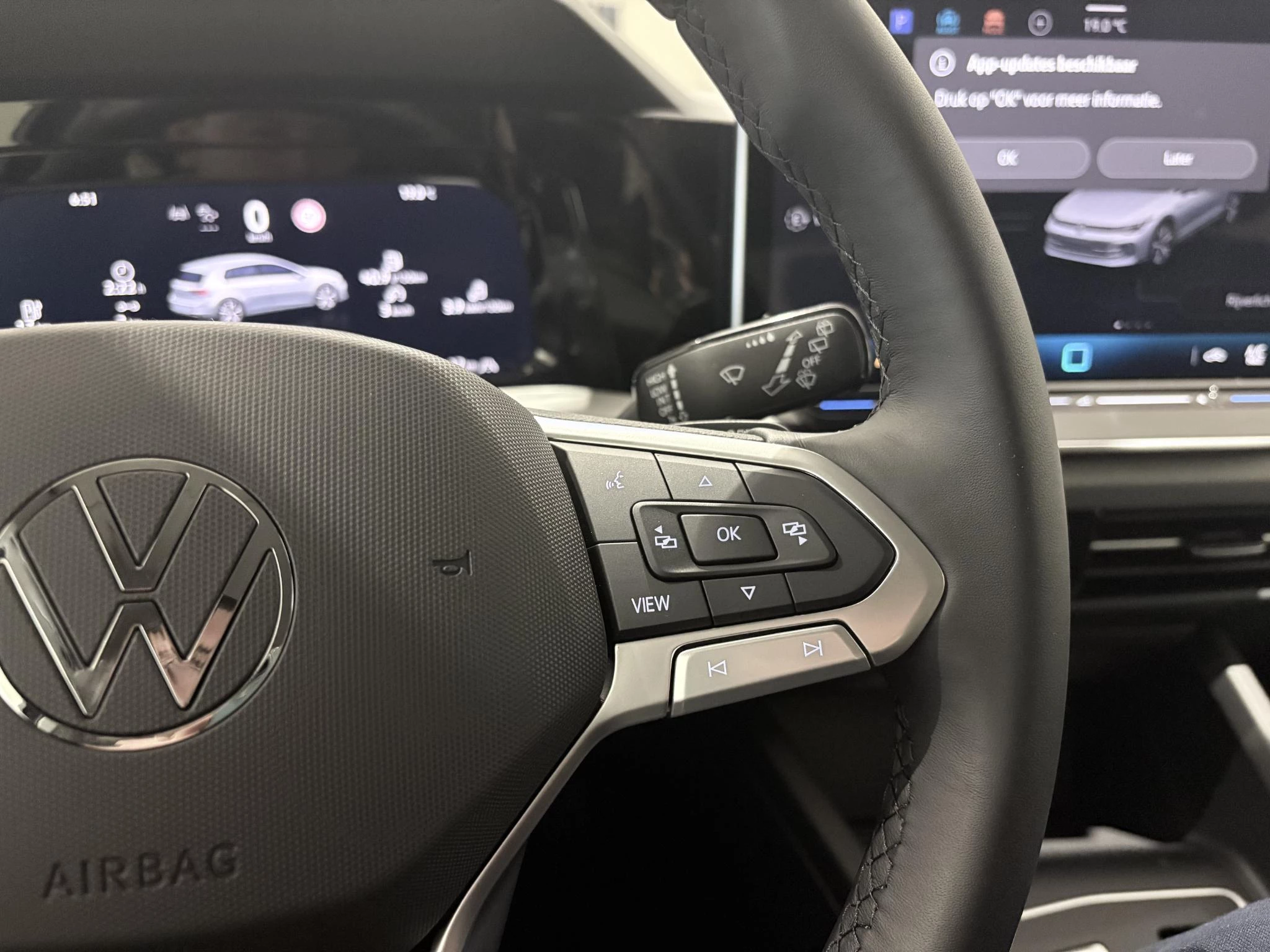 Volkswagen-Golf-image-16