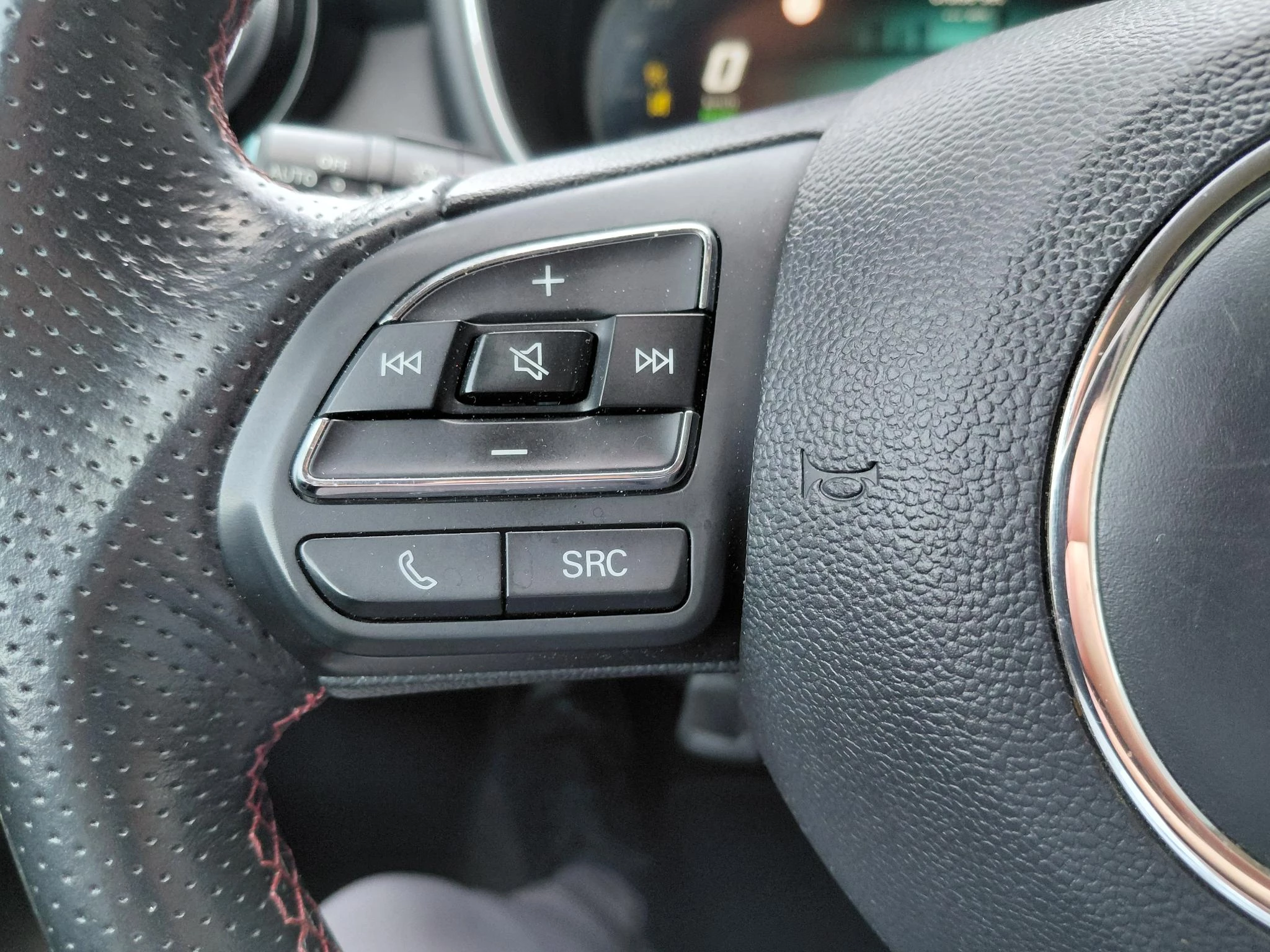 MG EHS 1.5 TGDI Edition1