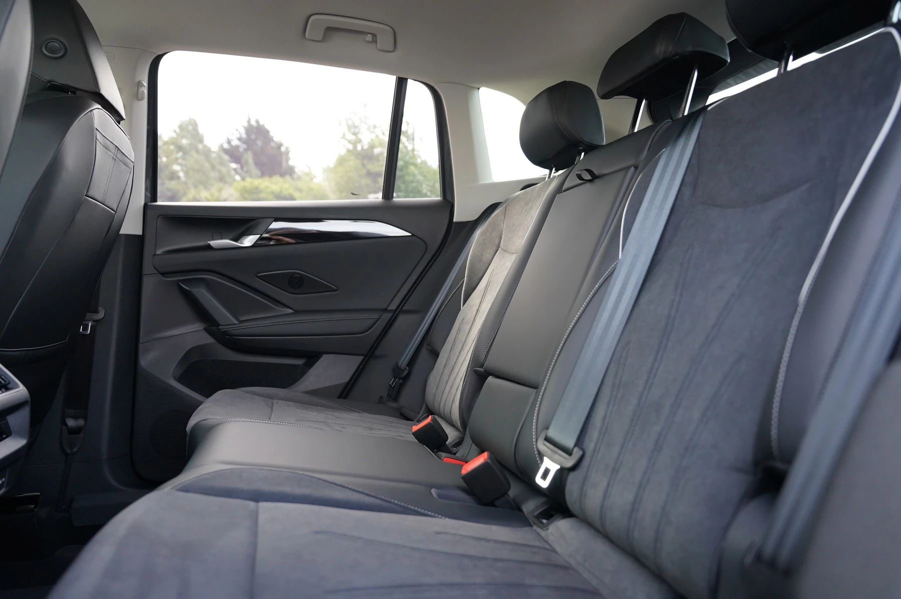 Volkswagen-Tiguan-image-10