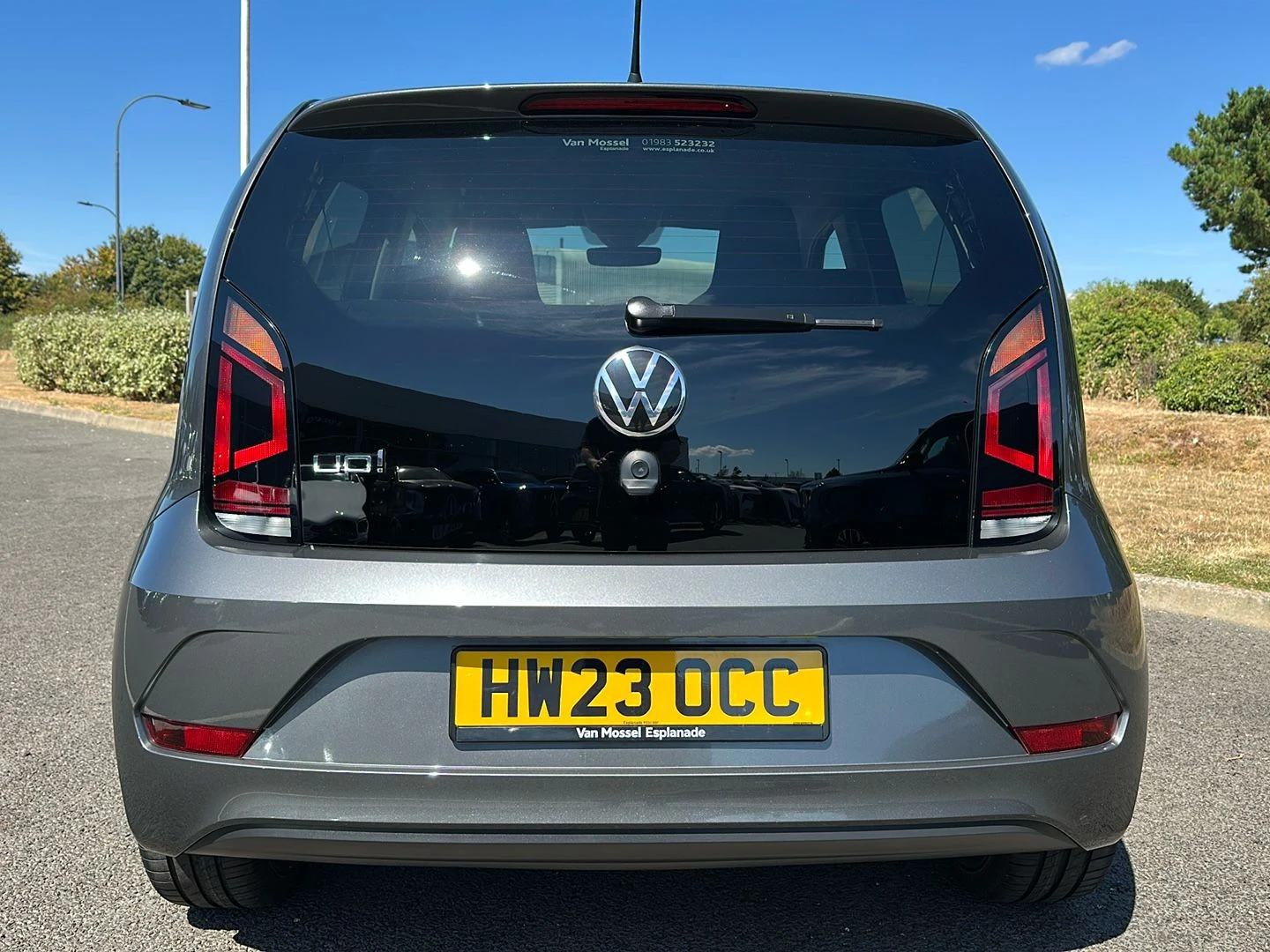 Volkswagen-up!-image-5