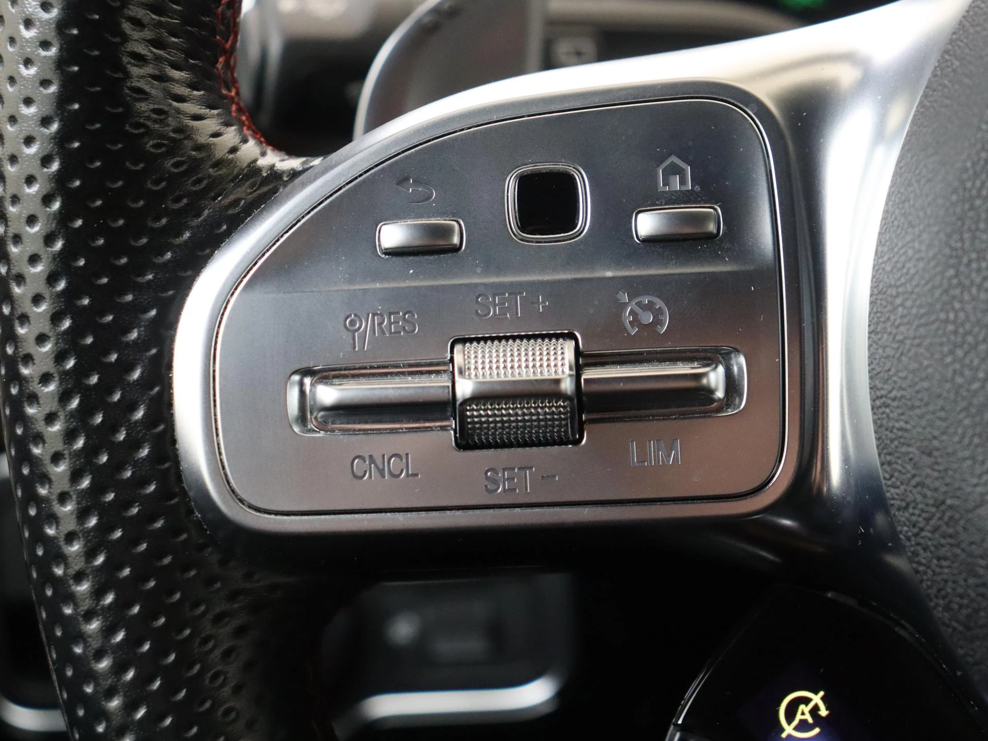 Mercedes-Benz-A-Klasse-image-17