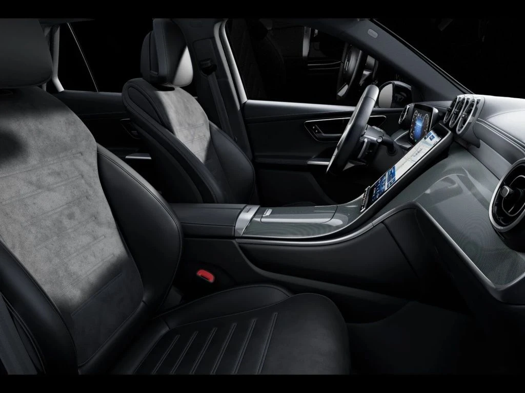 Mercedes-Benz-GLC 300 e-image-10