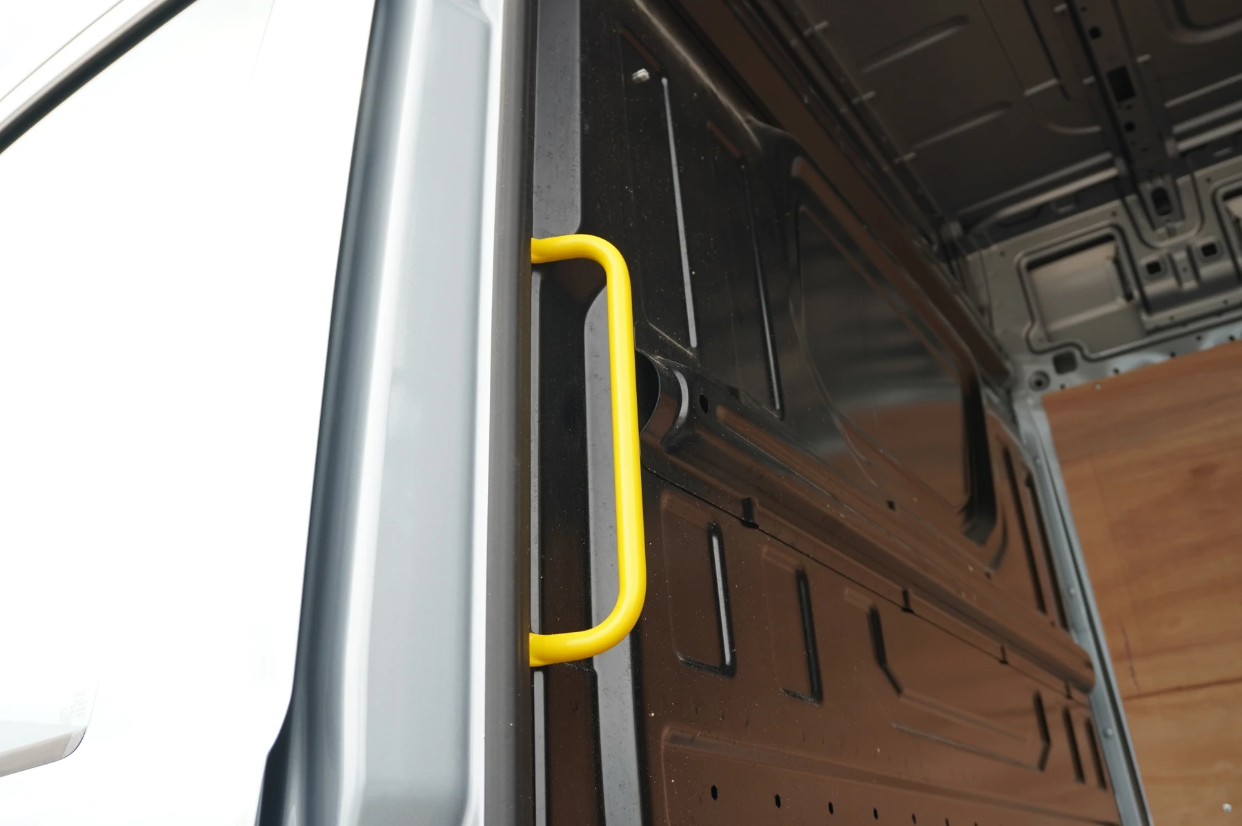 Volkswagen-Crafter-image-11