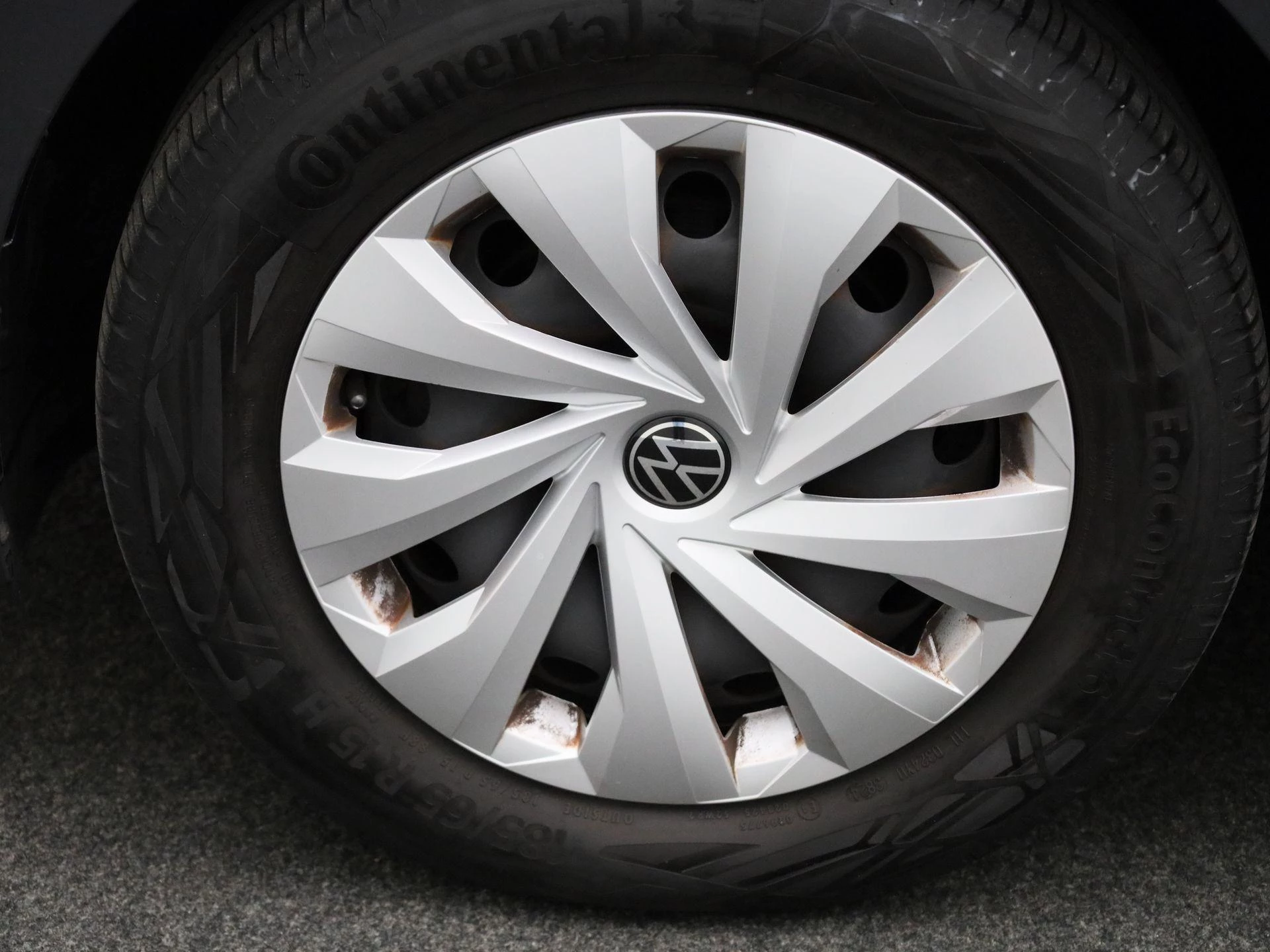 Volkswagen-Polo-image-12