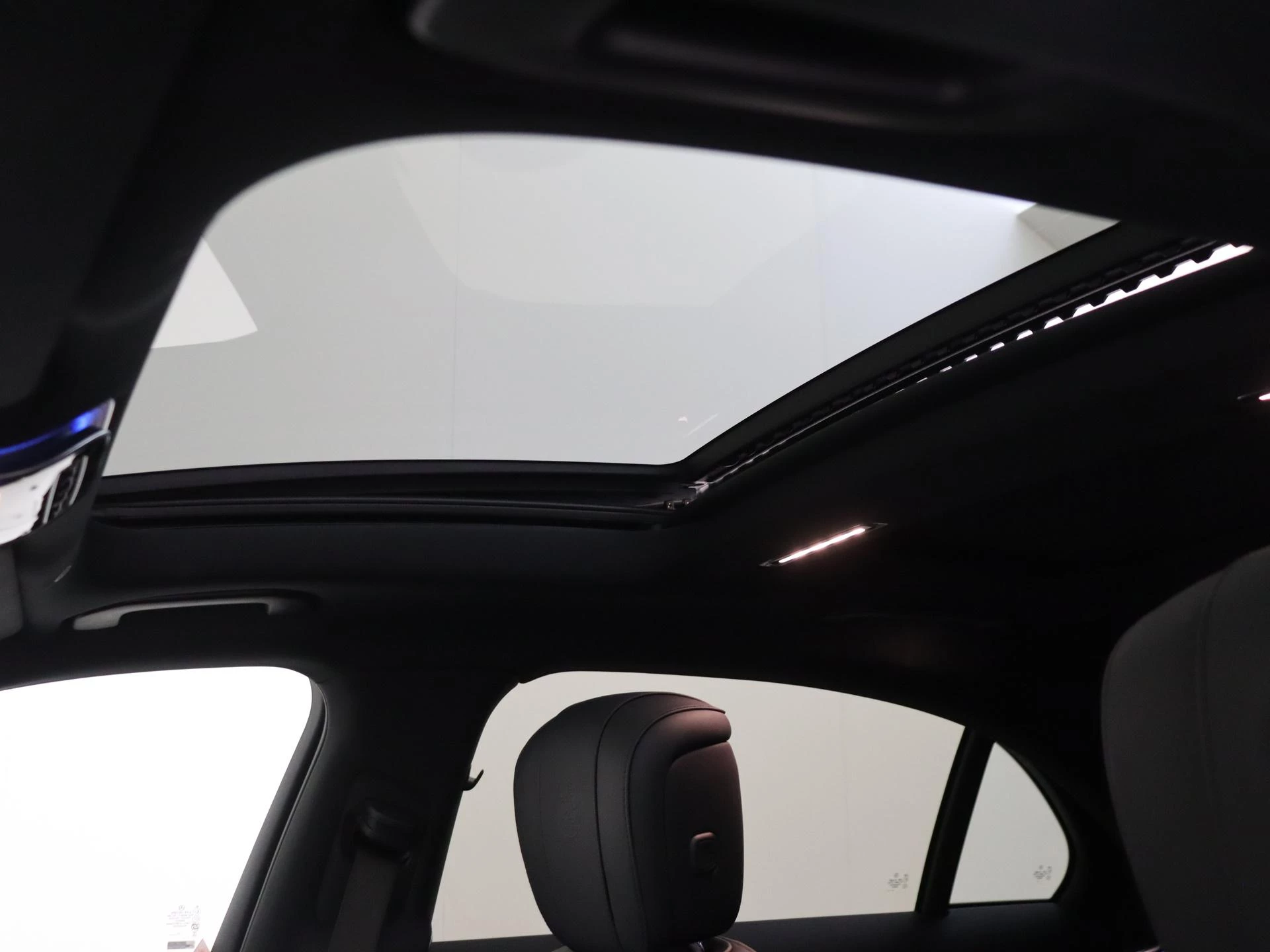 Mercedes-Benz-S-Klasse-image-34