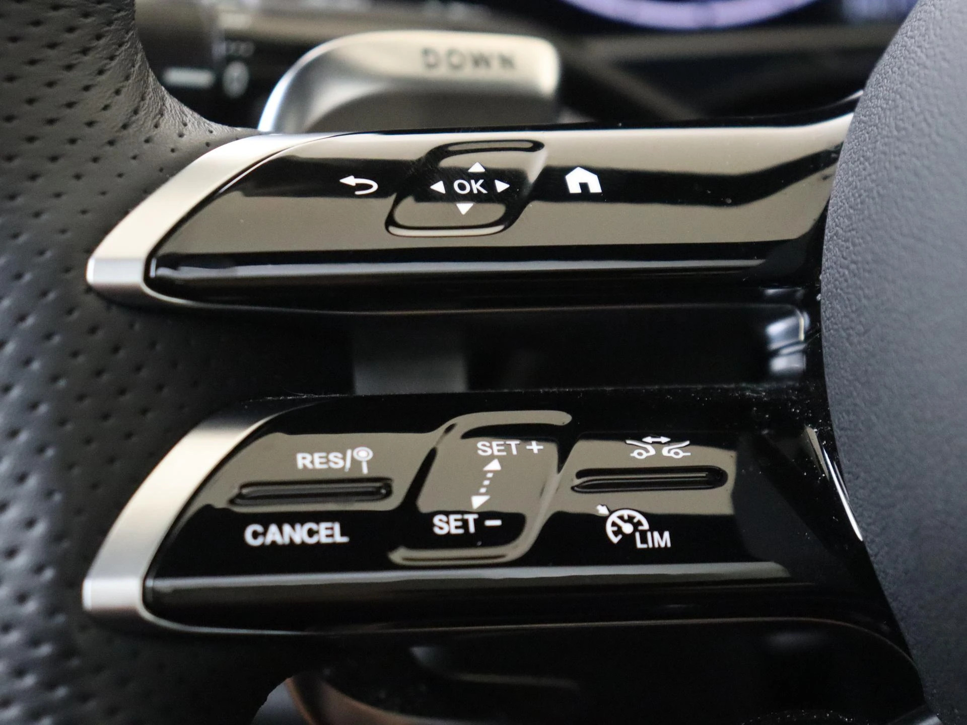 Mercedes-Benz-E-Klasse-image-13