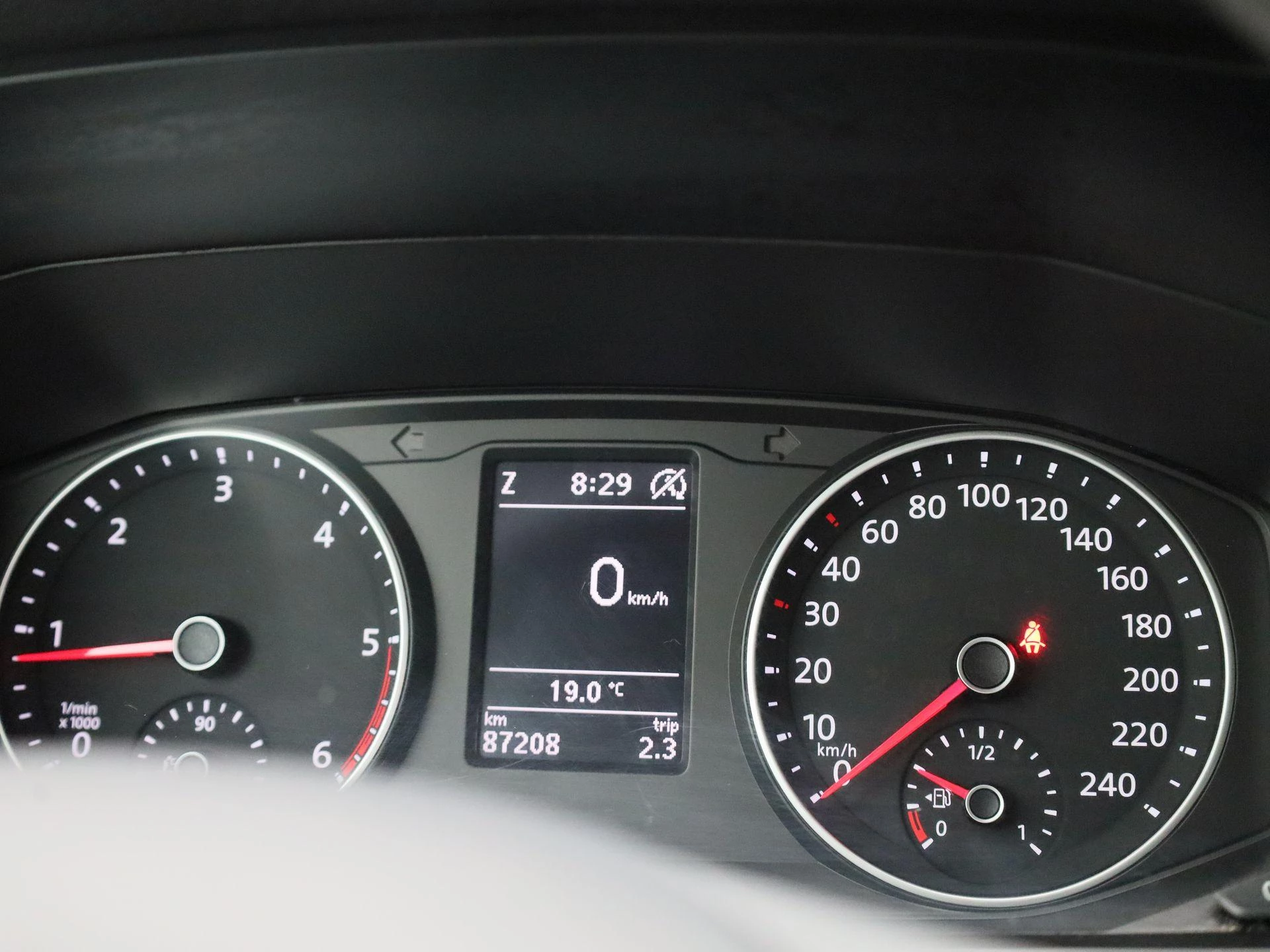 Volkswagen-Transporter-image-29