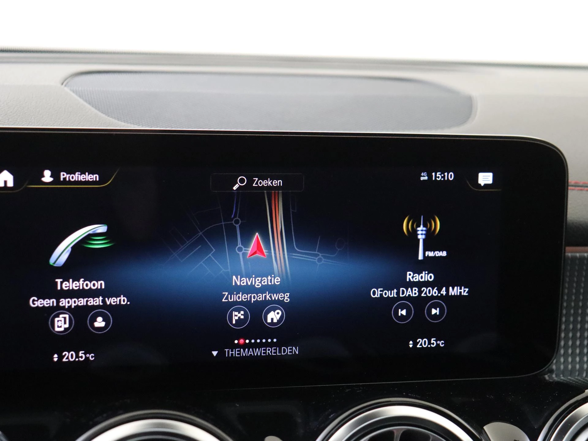 Mercedes-Benz-EQB-image-15