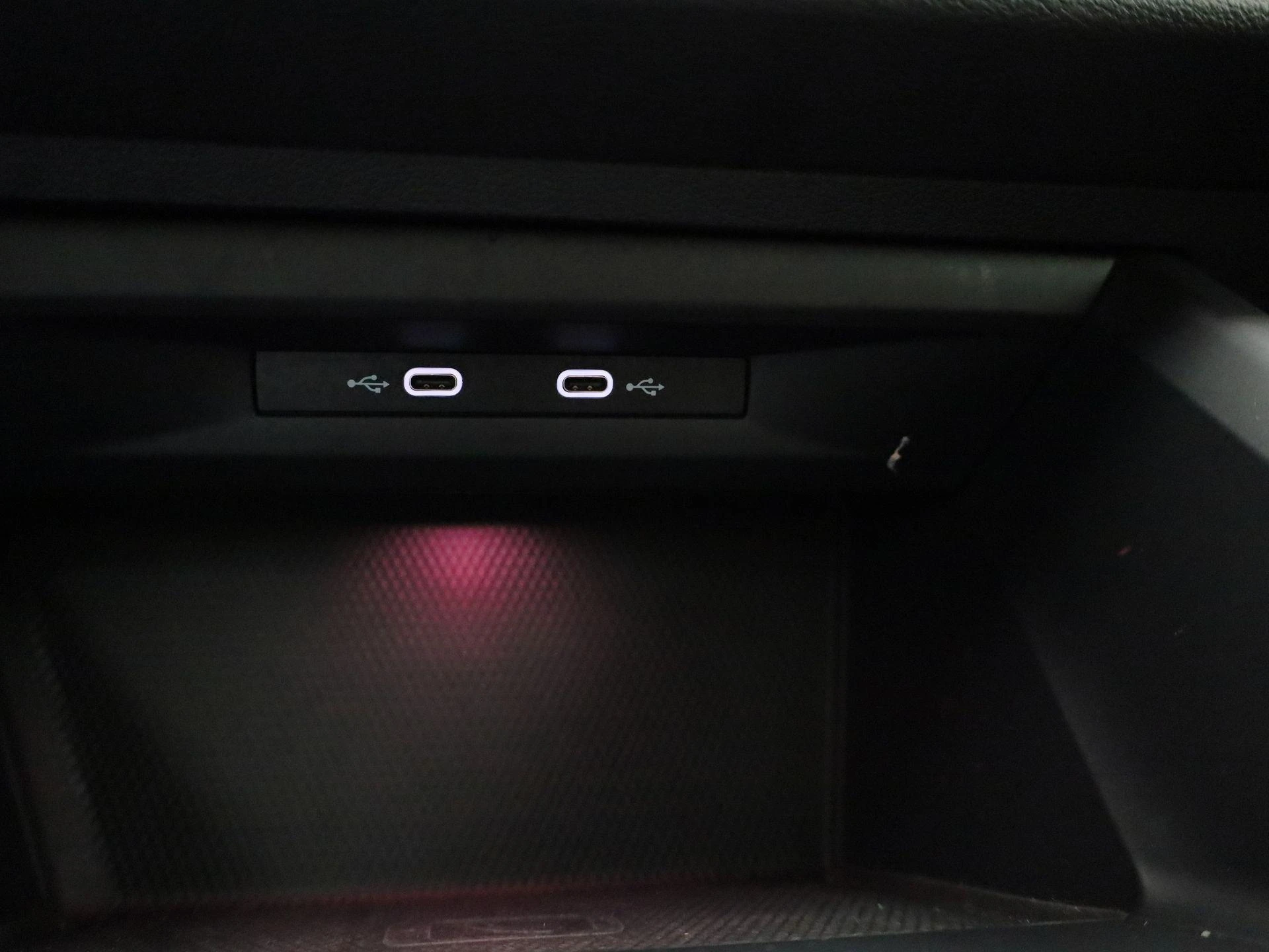 Volkswagen-Golf-image-21