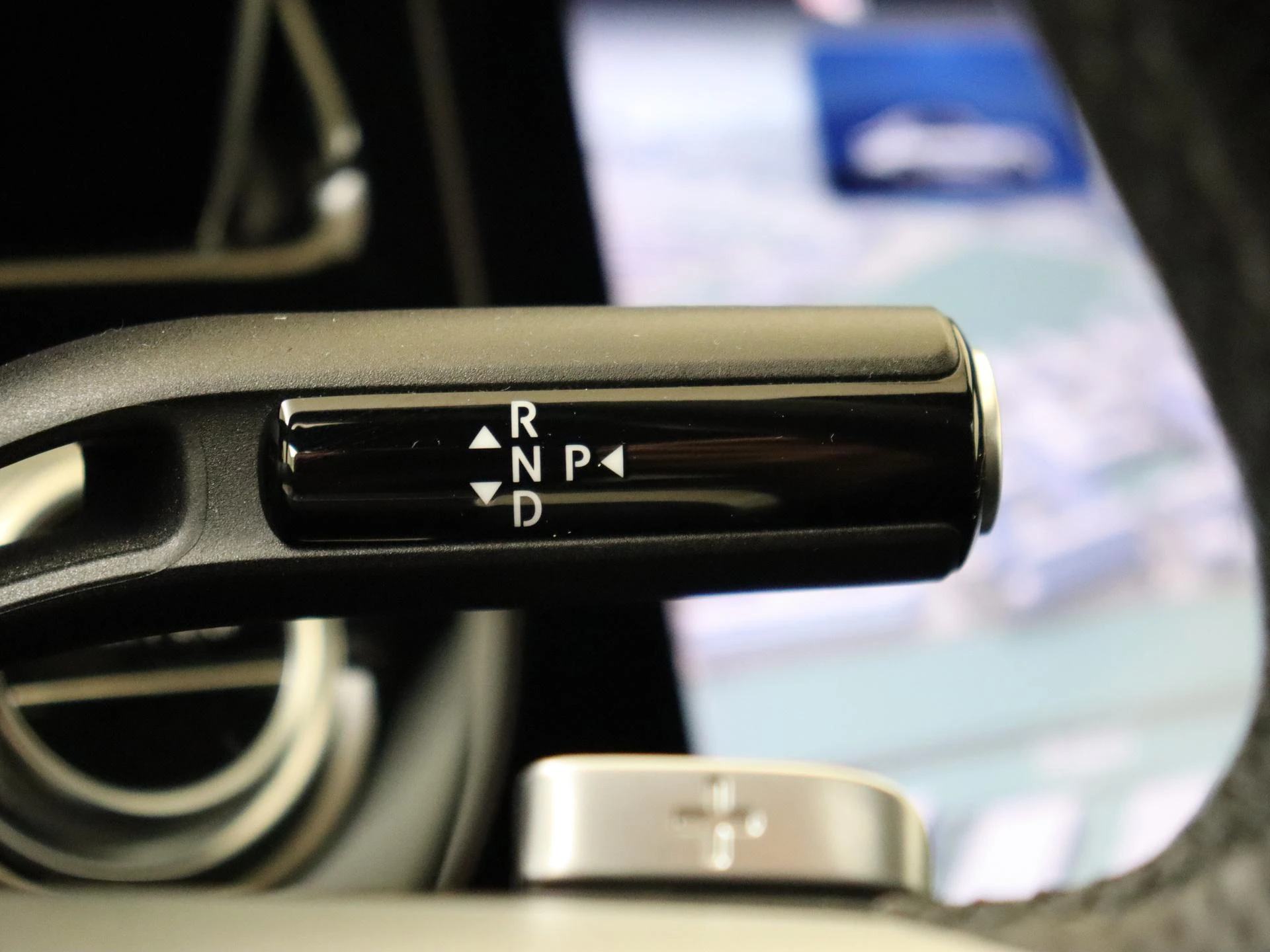 Mercedes-Benz-E-Klasse-image-13