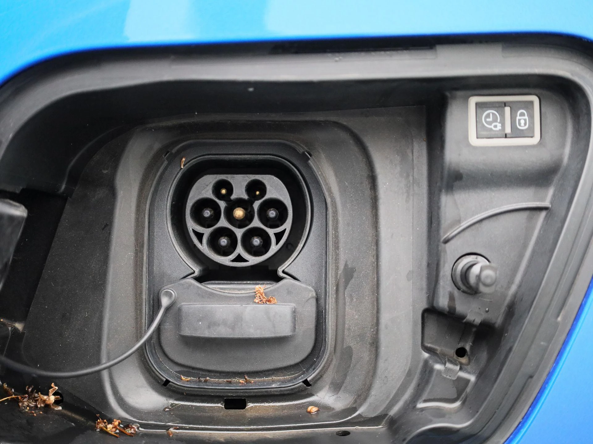 Peugeot-e-2008-image-12