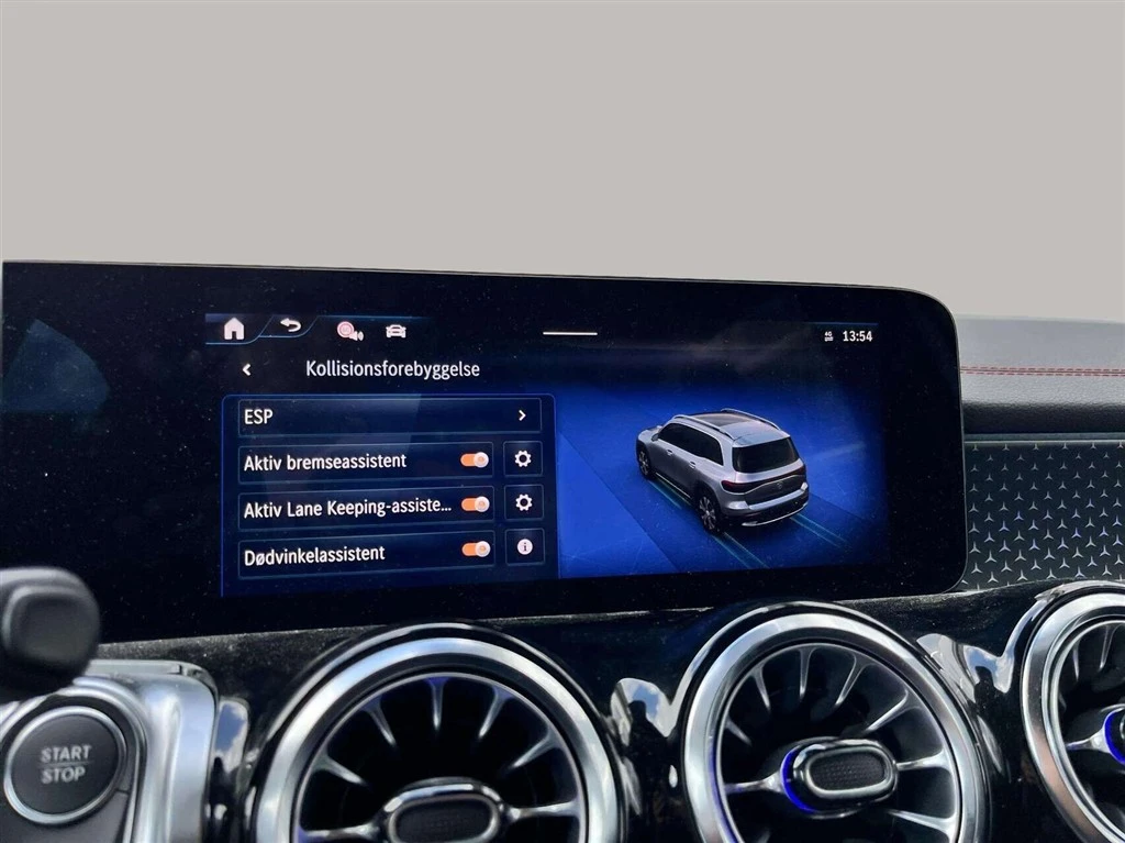 Mercedes-Benz-EQB-image-17