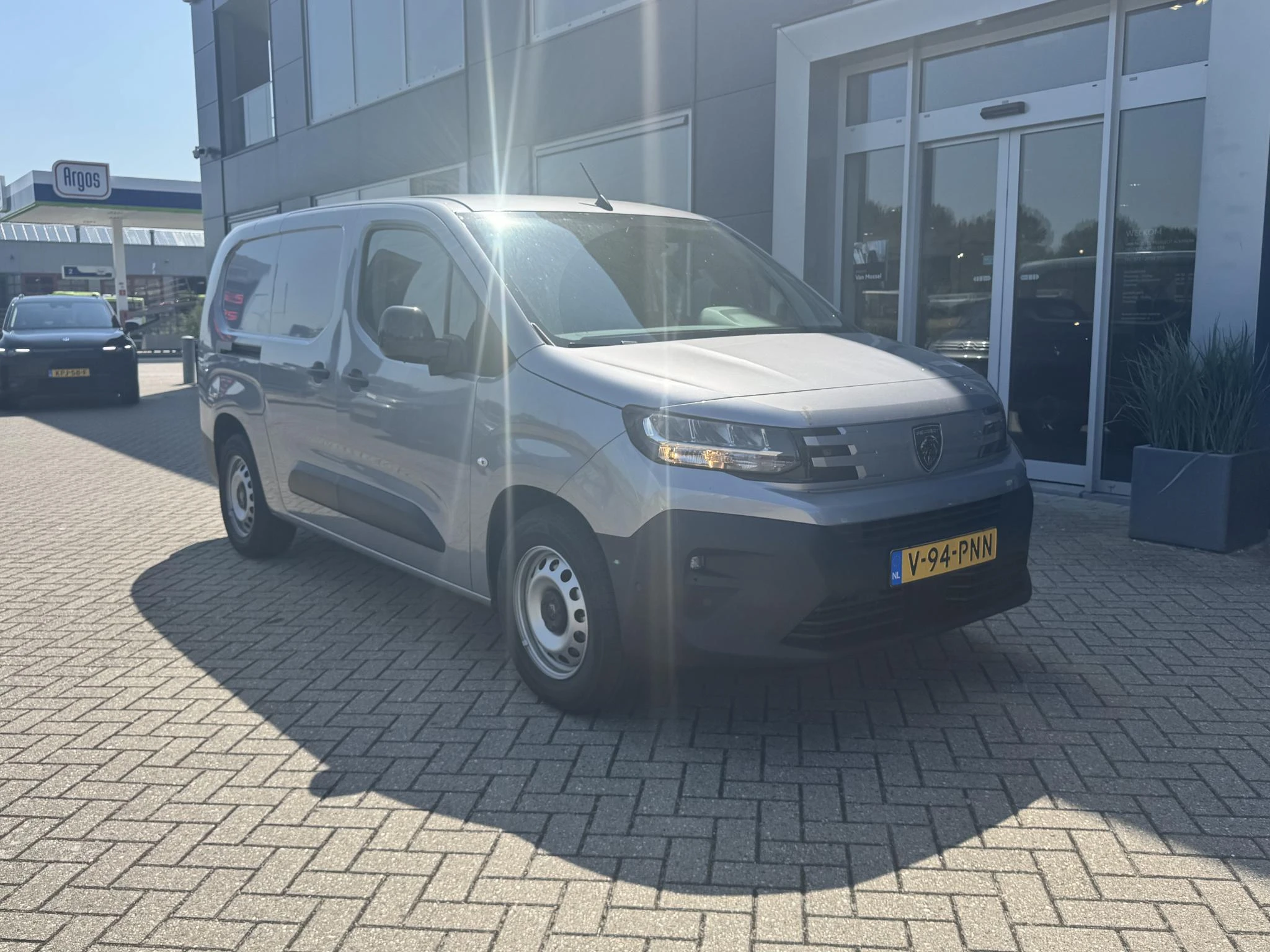 Peugeot-e-Partner-image-2