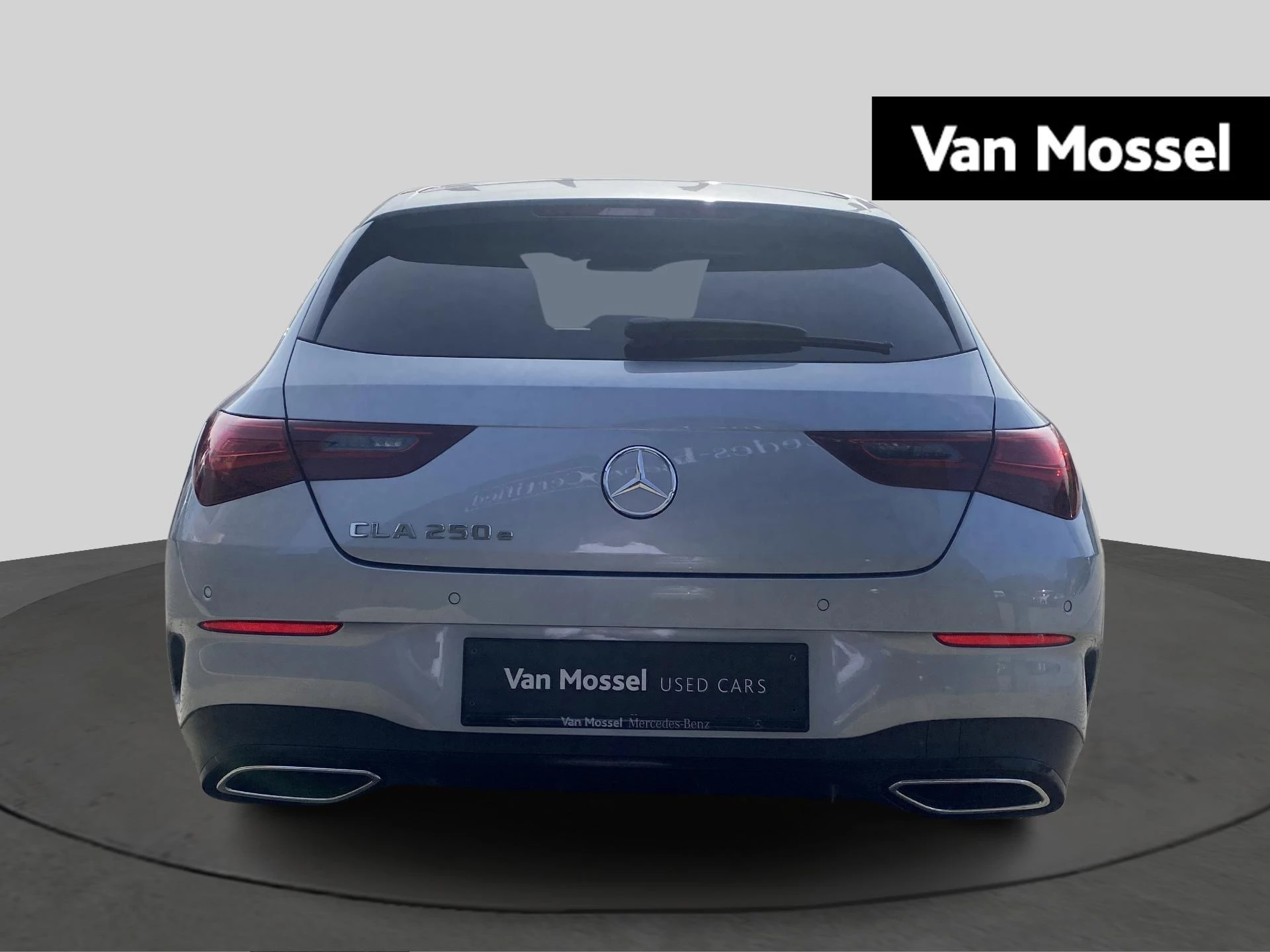 Mercedes-Benz-CLA-image-2