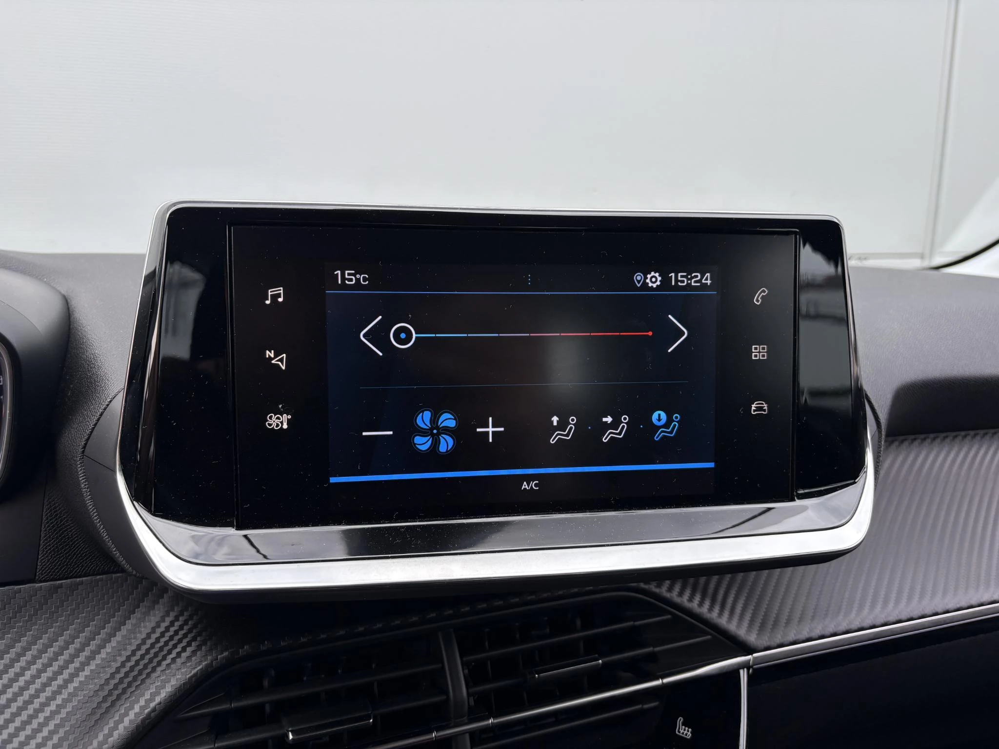 Peugeot-208-image-19
