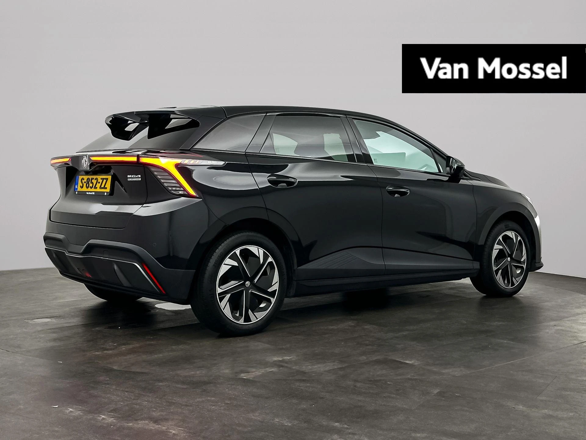 MG-MG4 EV-image-0