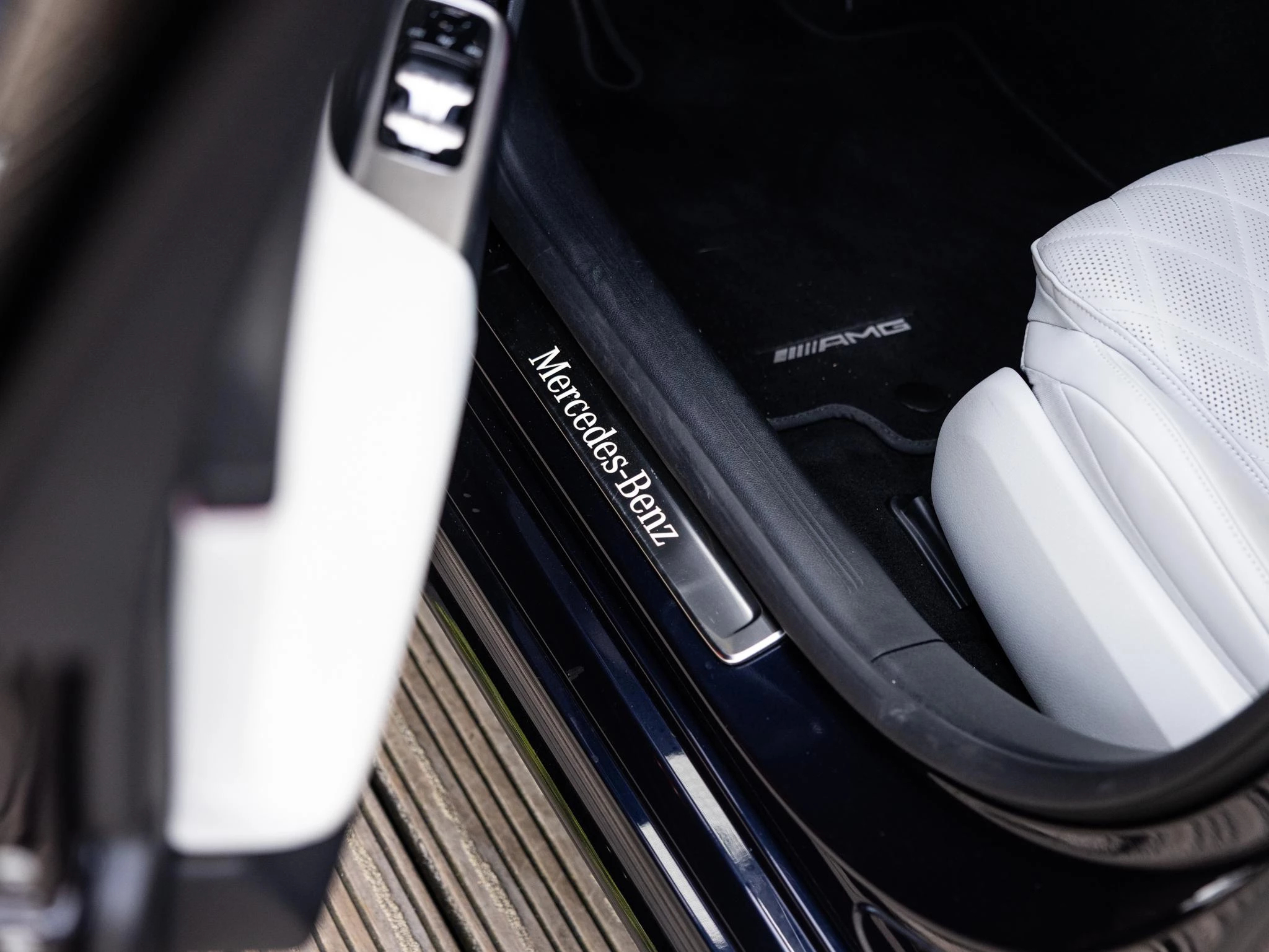 Mercedes-Benz E-Klasse 300 e AMG Line