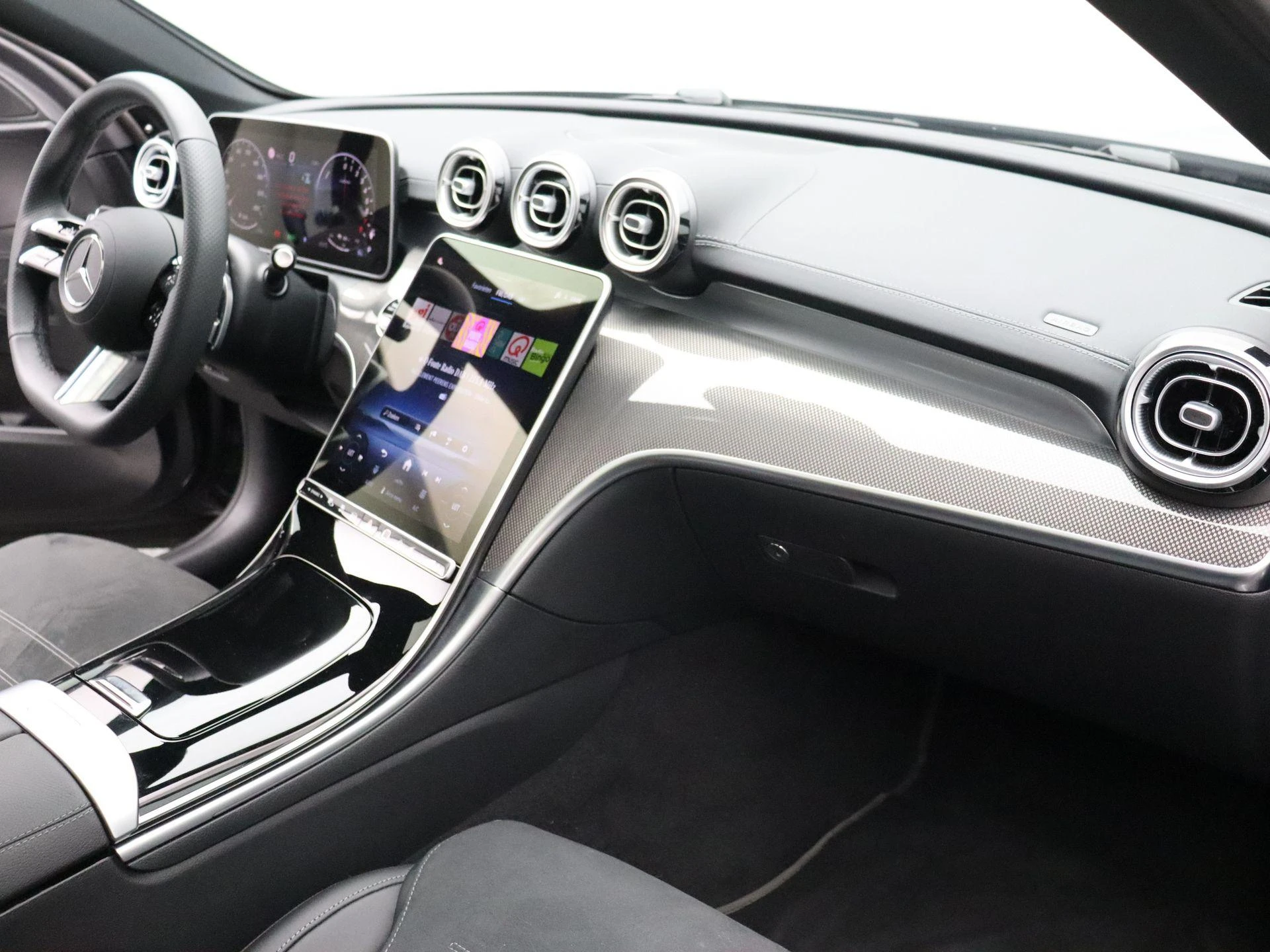 Mercedes-Benz Classe C 300 e AMG Line Estate + PANORAMISCH DAK + TREKHAAK + CARPLAY +