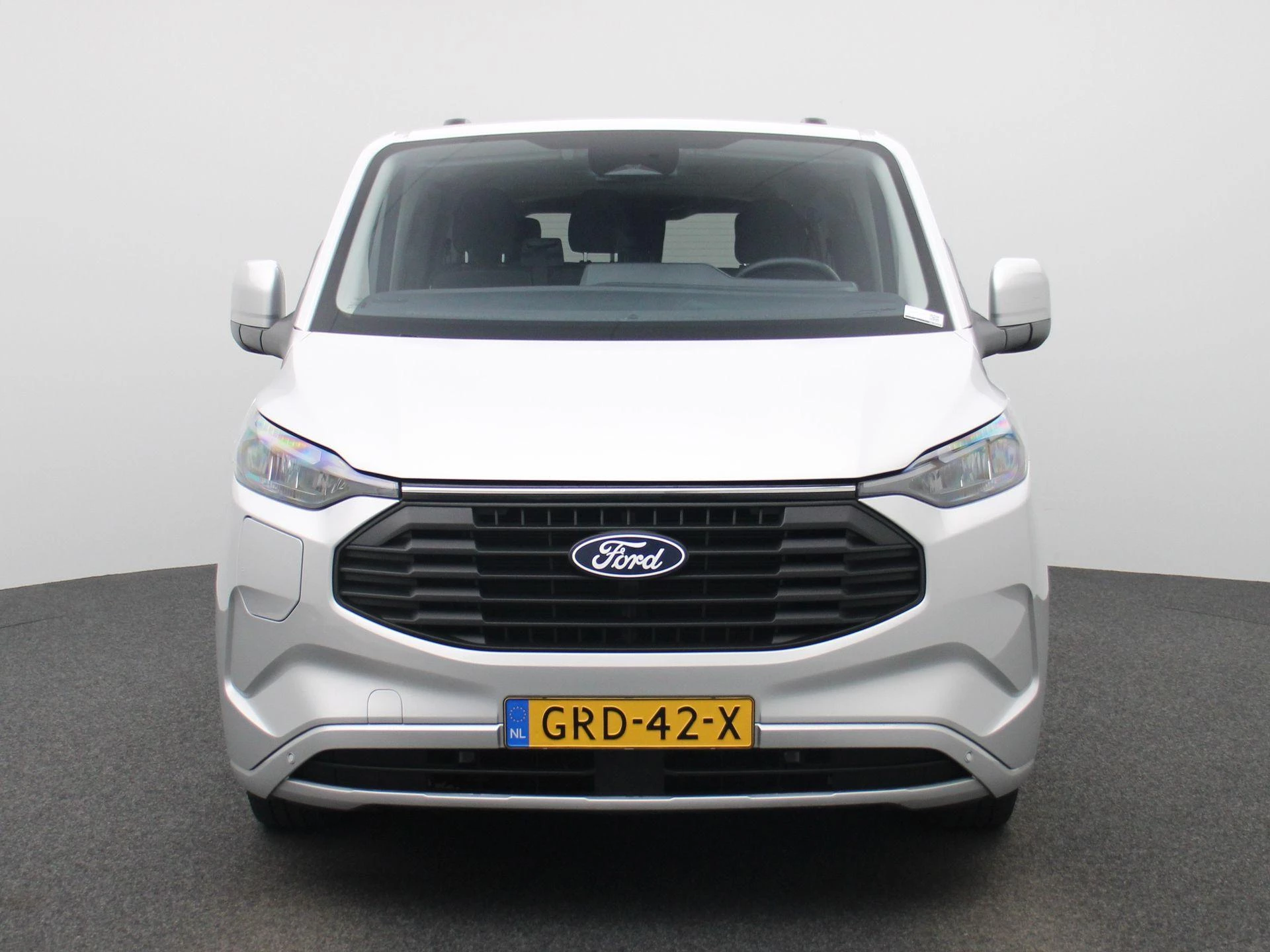 Ford-Transit Custom-image-2