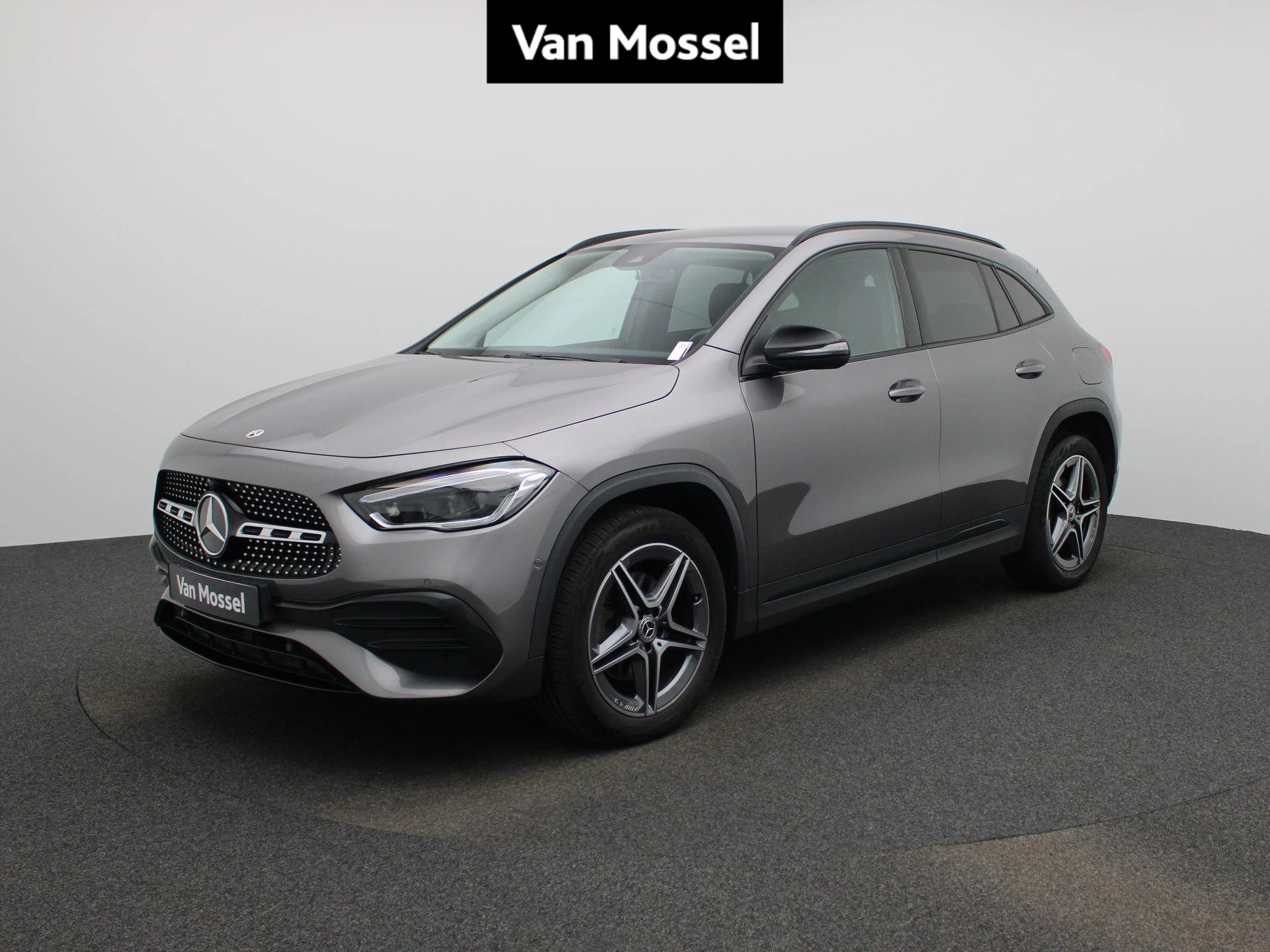 Mercedes-Benz-GLA-image-0