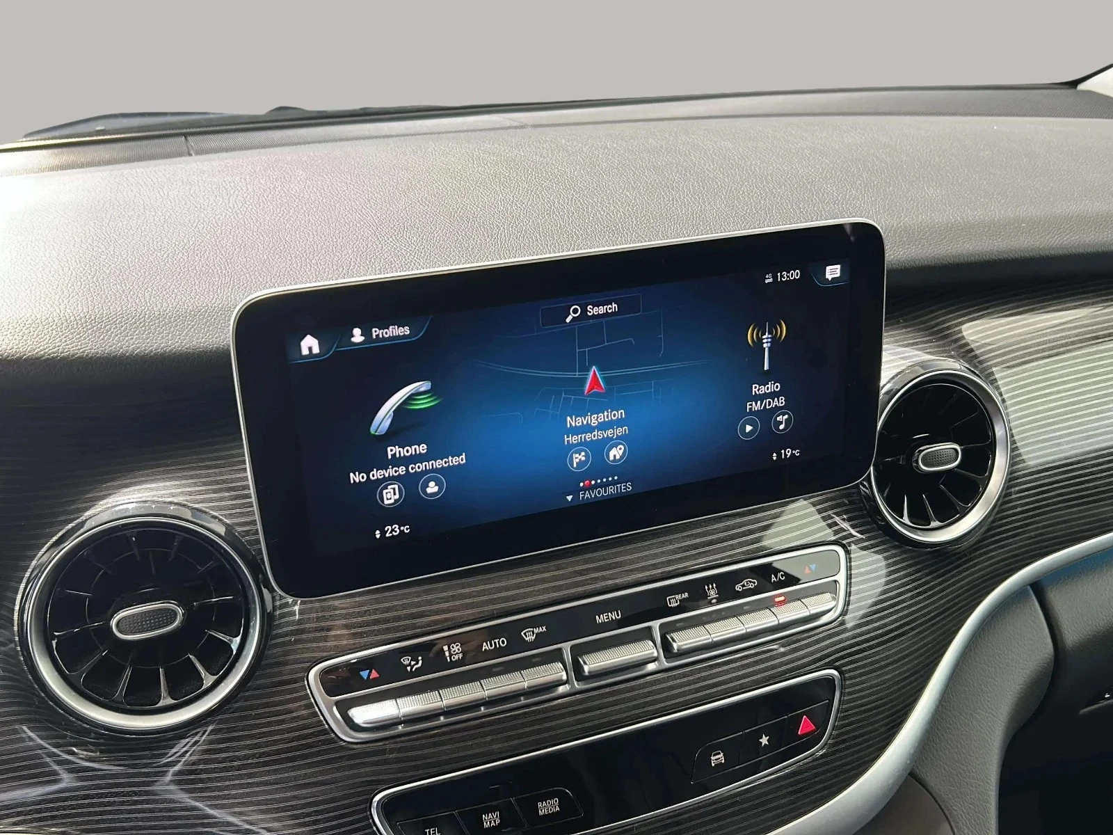 Mercedes-Benz-EQV-image-10