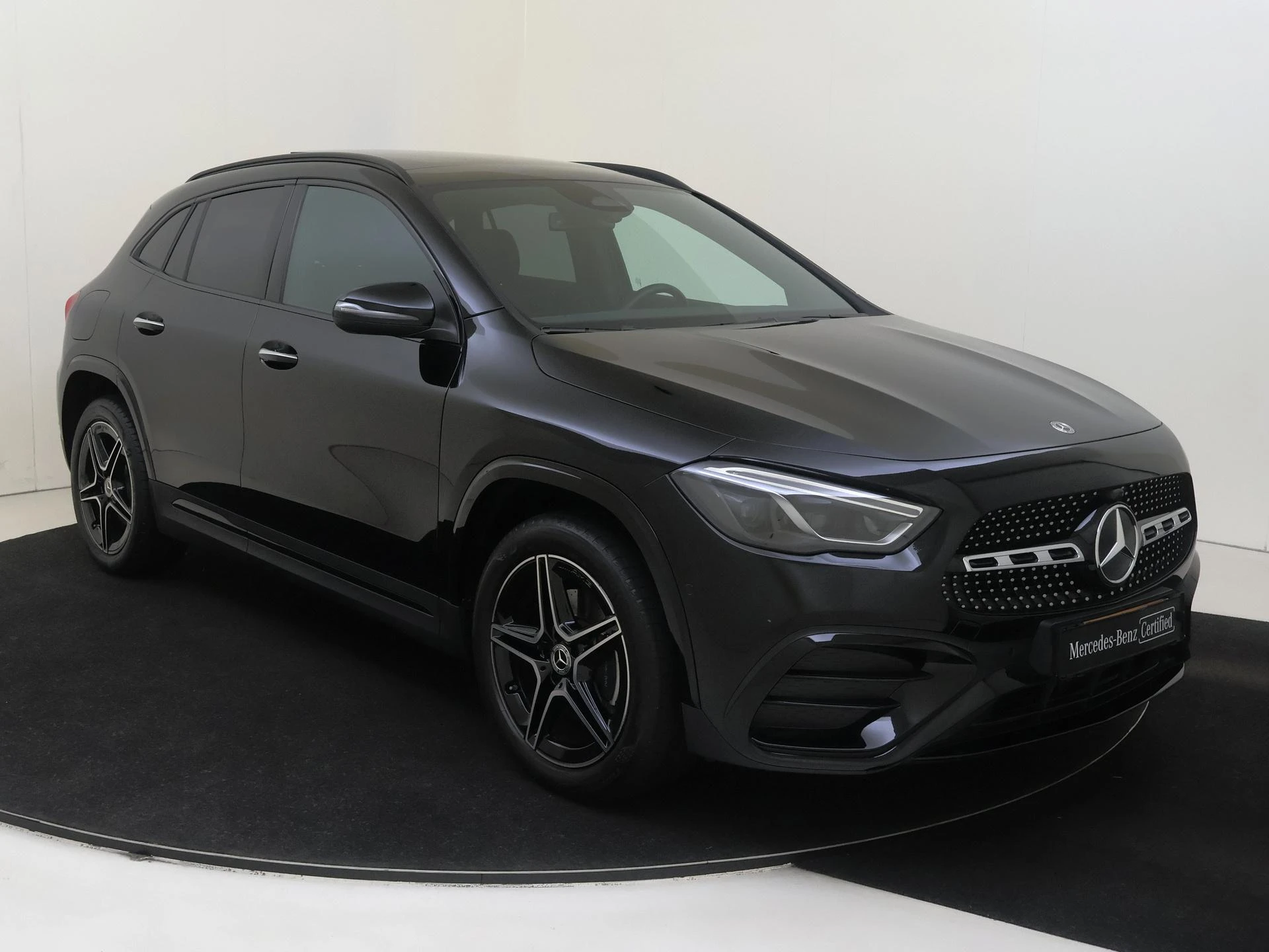 Mercedes-Benz-GLA-image-4