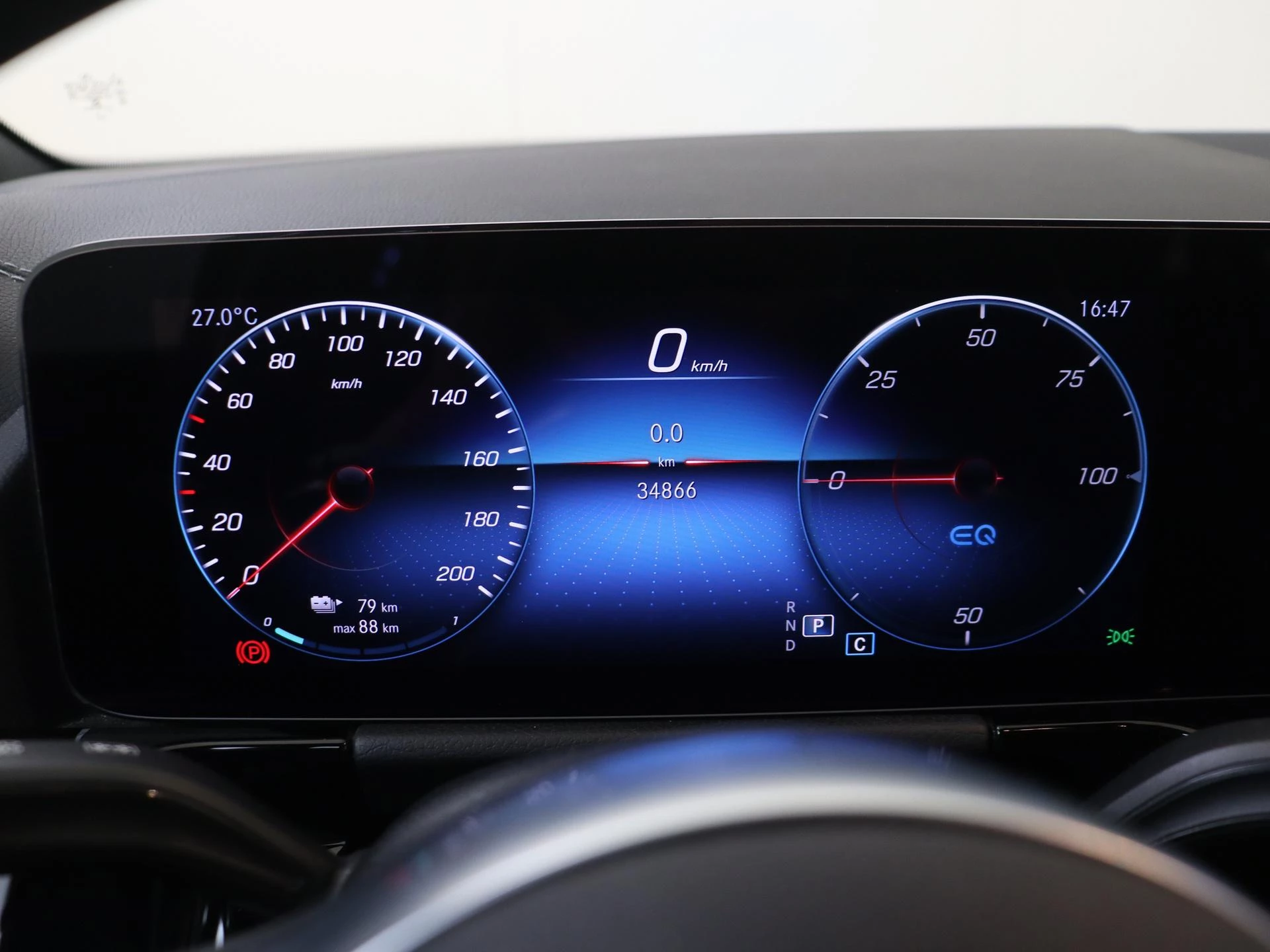 Mercedes-Benz-EQA-image-15