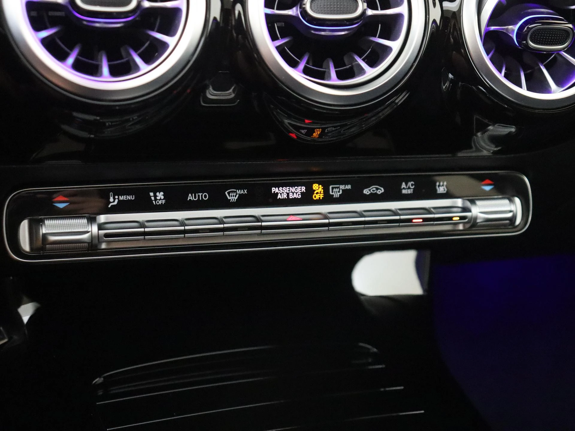Mercedes-Benz A-Klasse 250 e Business Solution AMG