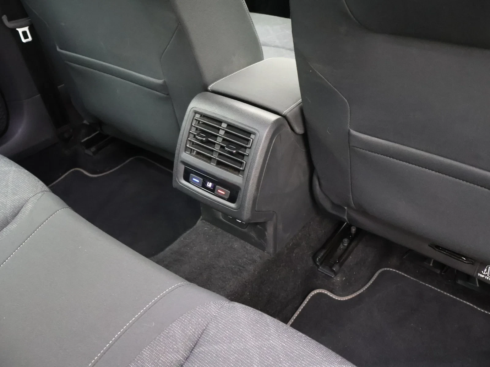 Volkswagen Golf VIII Golf Life 1.0TSI 110PK *VIRTUAL COCKPIT*CAMERA*ACC*PDC*NAVI*APP-CONNECT*LED LICHTEN*KEYLESS GO*...*
