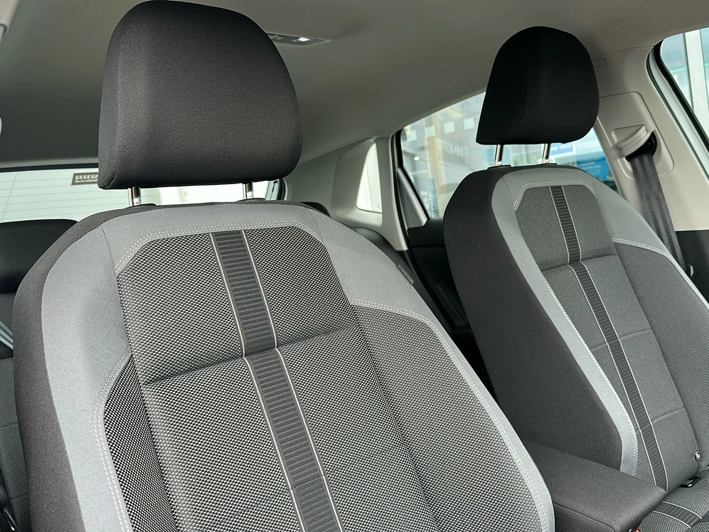 Volkswagen-Polo-image-16