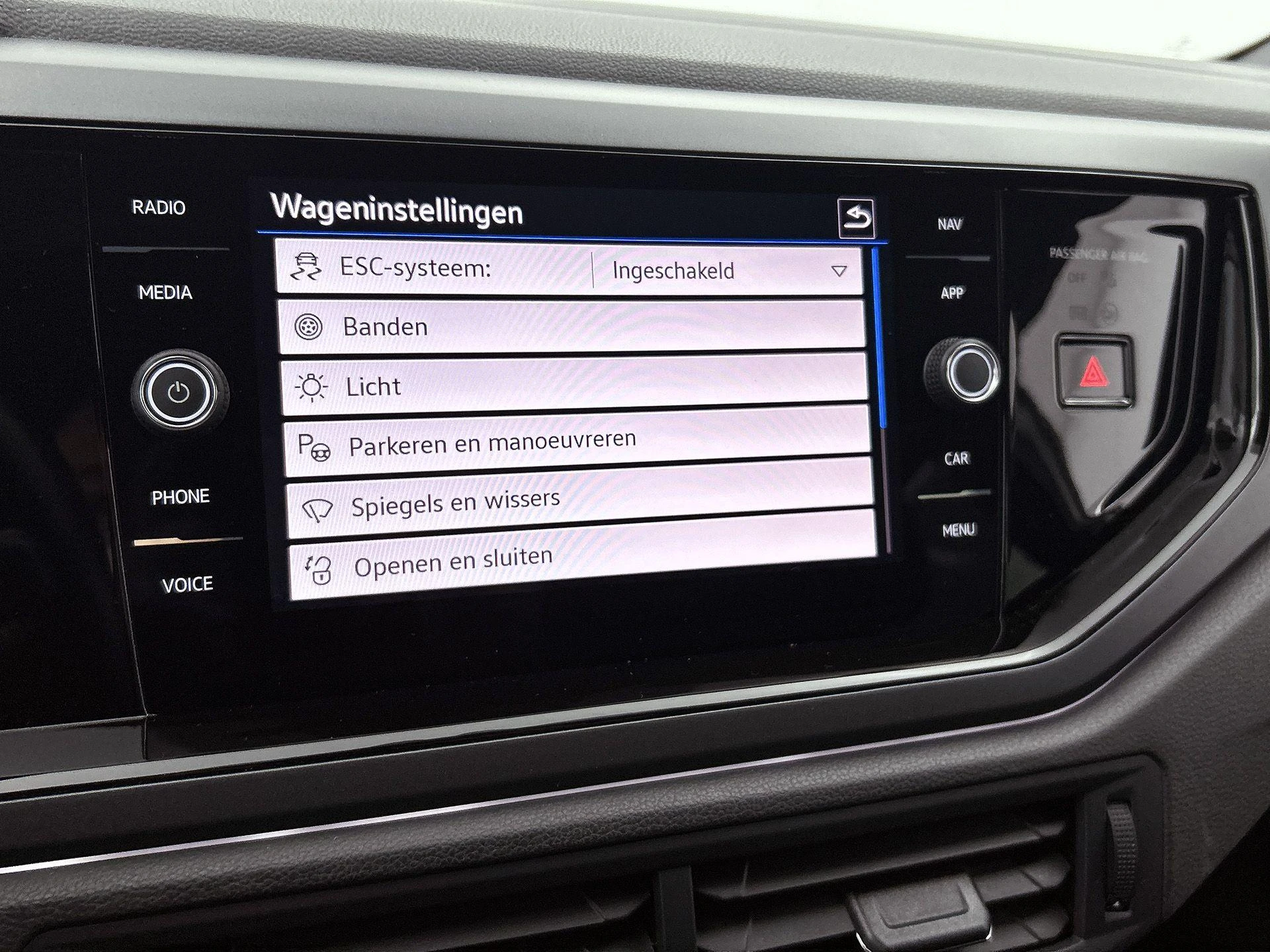 Volkswagen-Polo-image-30