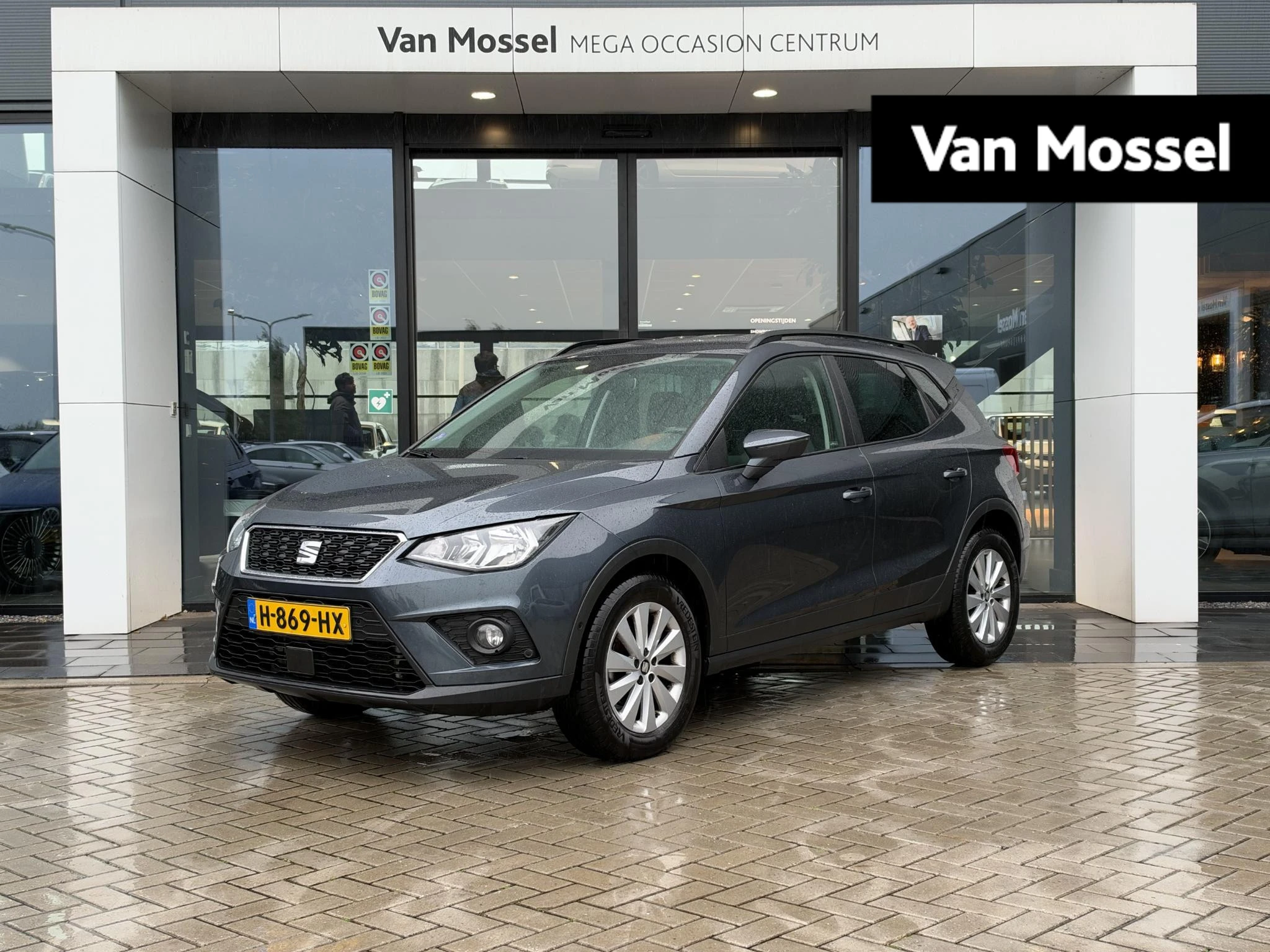 SEAT-Arona-image-0