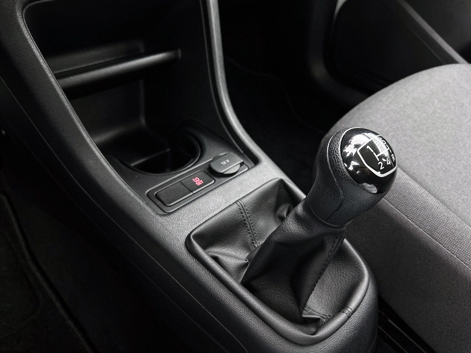 Volkswagen-up!-image-11