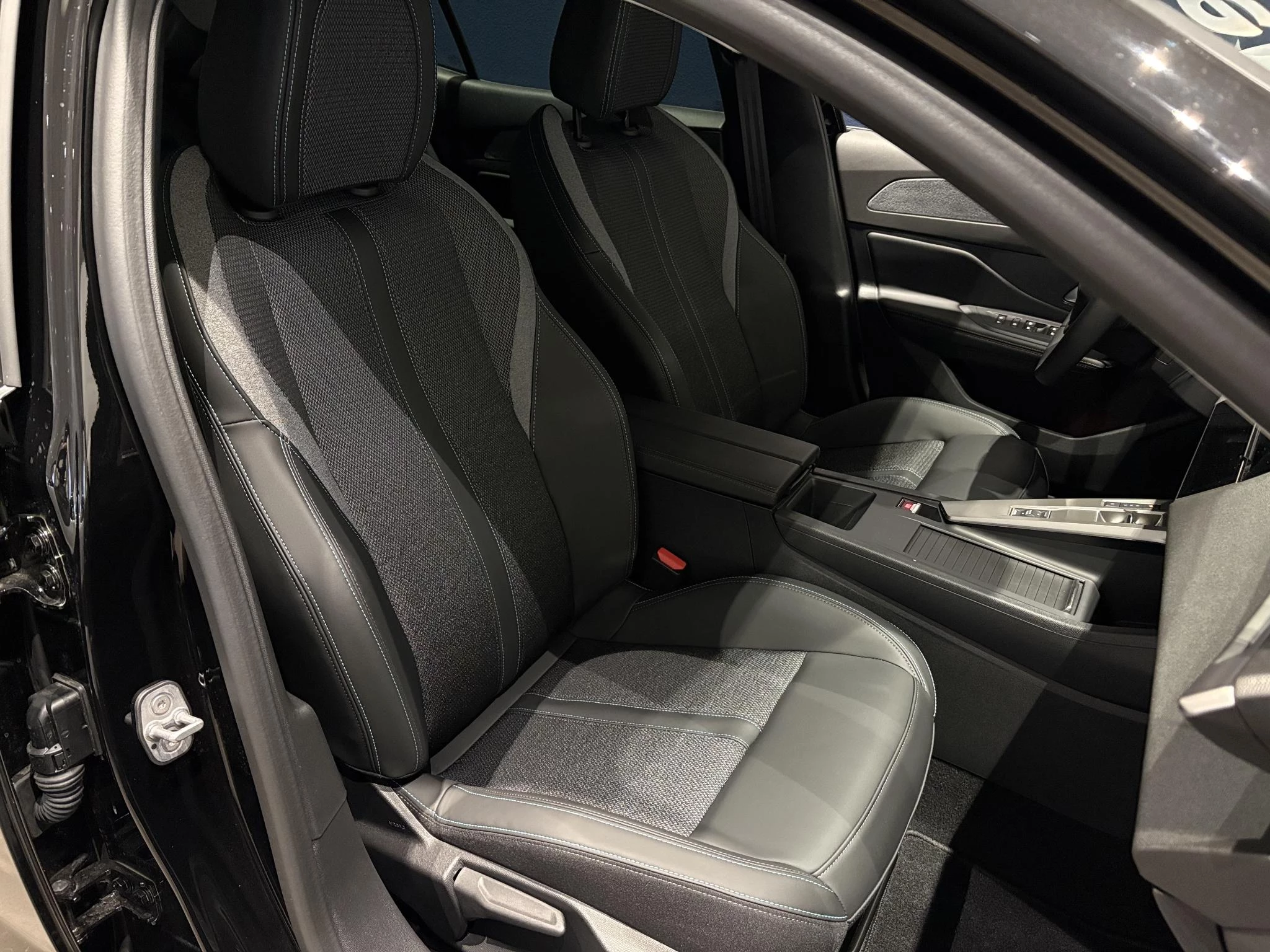 Peugeot-408-image-21