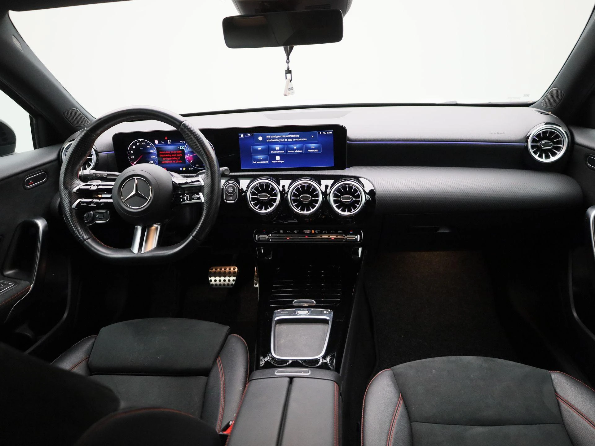 Mercedes-Benz-A-Klasse-image-37