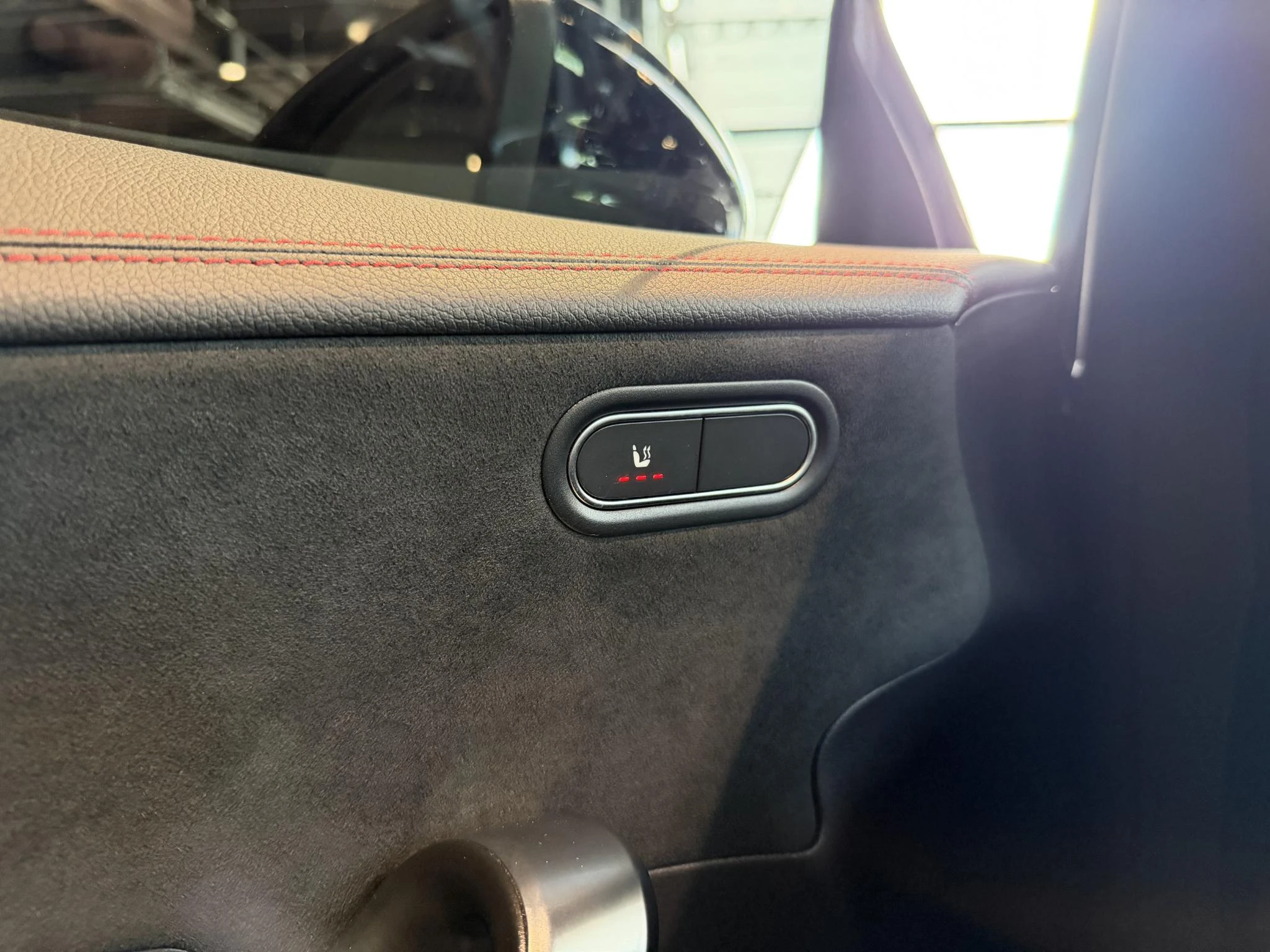 Mercedes-Benz-CLA-image-12